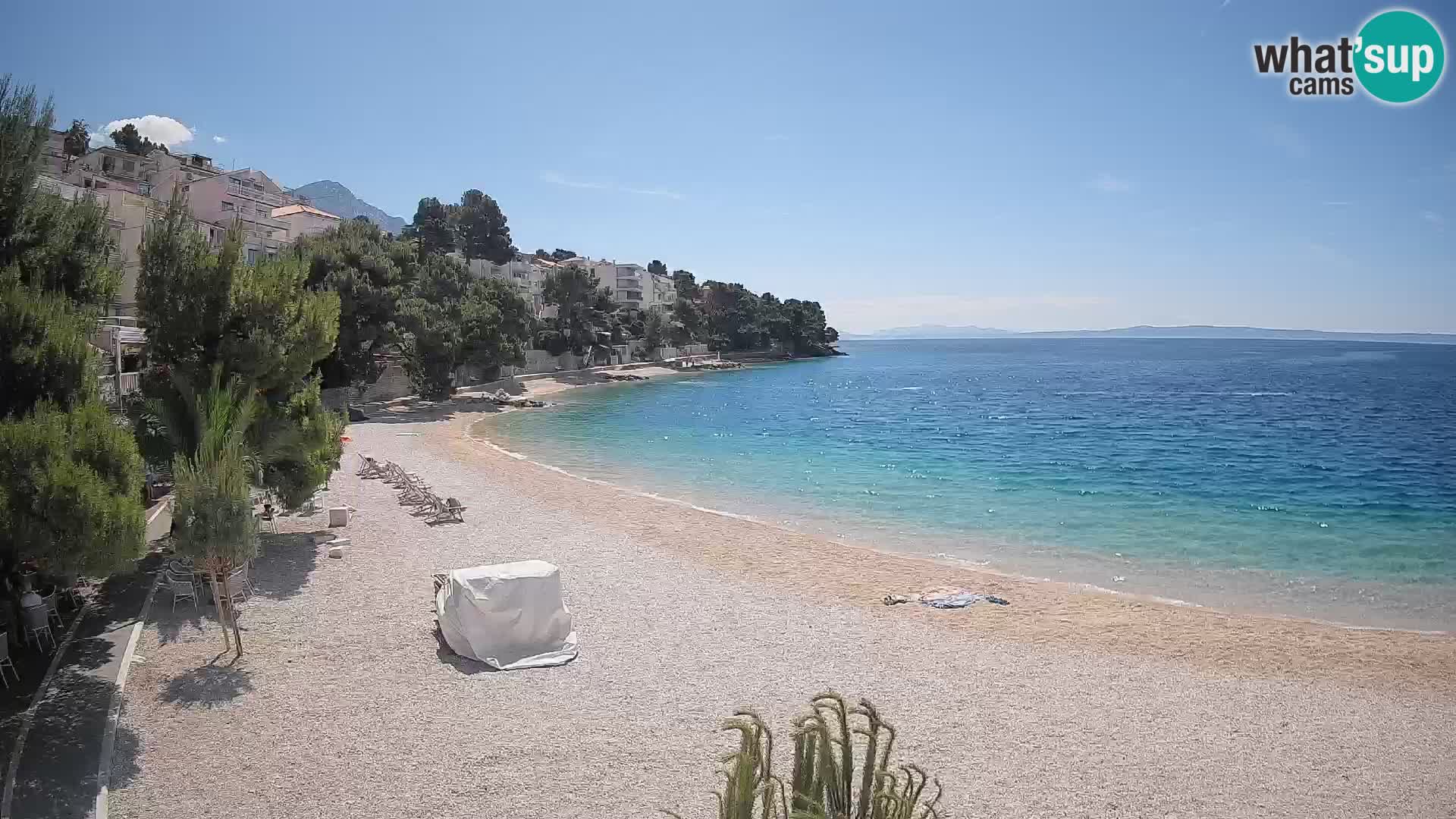 Spletna kamera Plaža Lučica Brela – Pogled v živo na Jadransko obalo