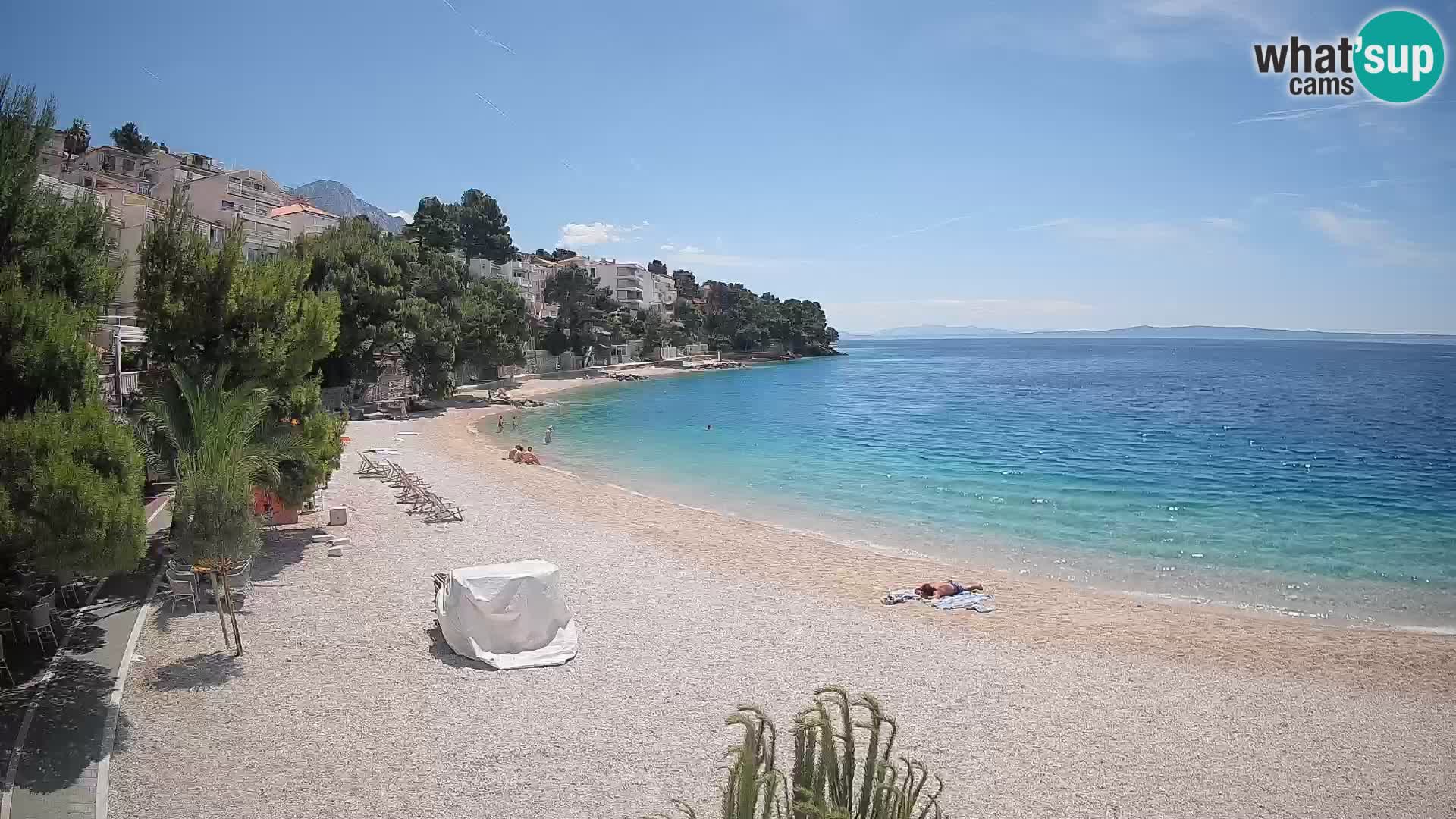 Web kamera Plaža Lučica Brela – Pogled uživo na jadransku obalu