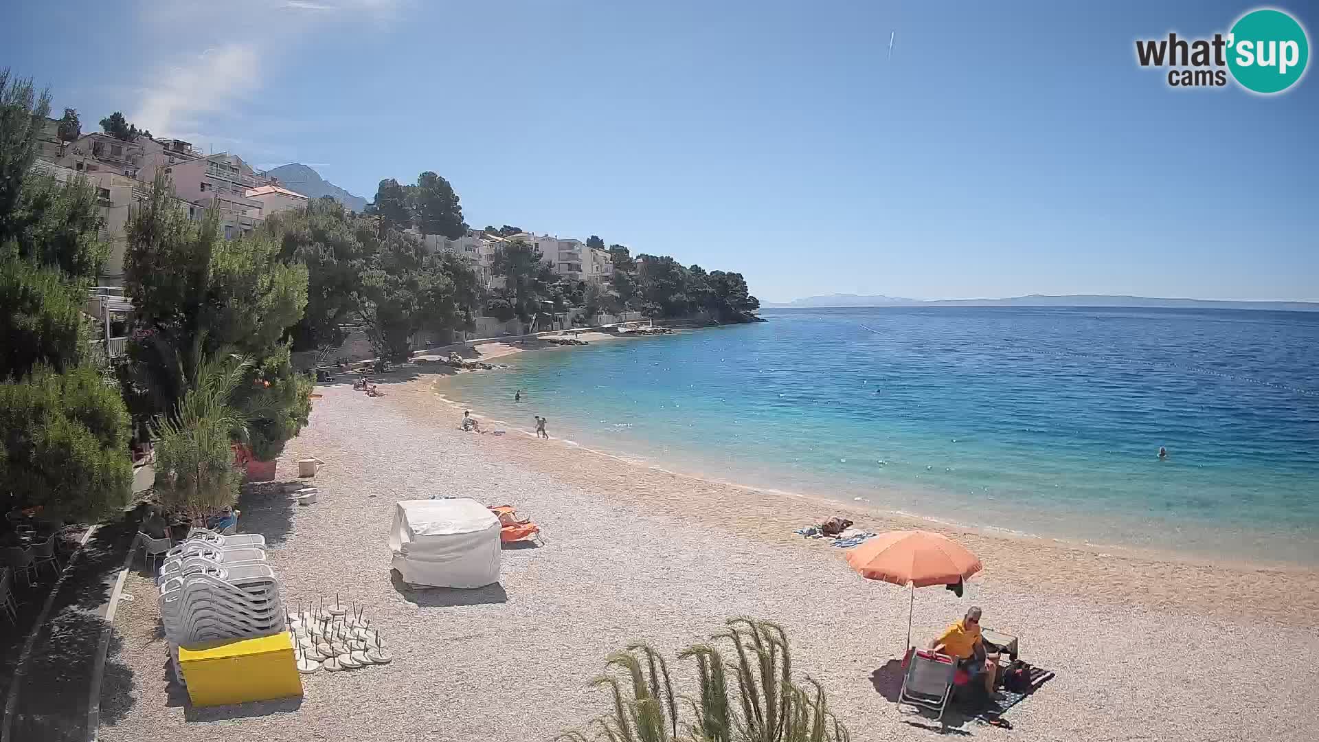 Web kamera Plaža Lučica Brela – Pogled uživo na jadransku obalu