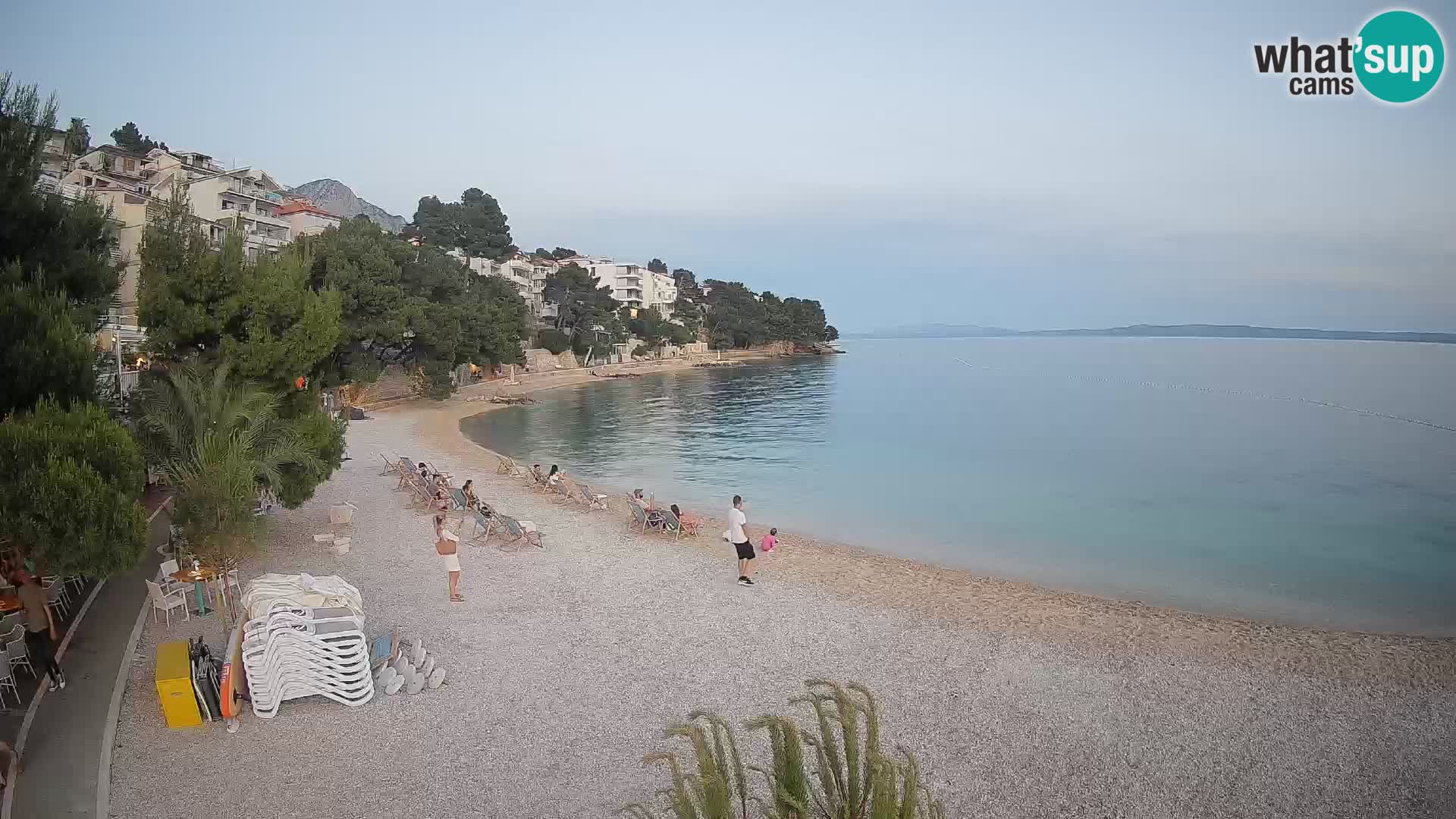 Web kamera Plaža Lučica Brela – Pogled uživo na jadransku obalu