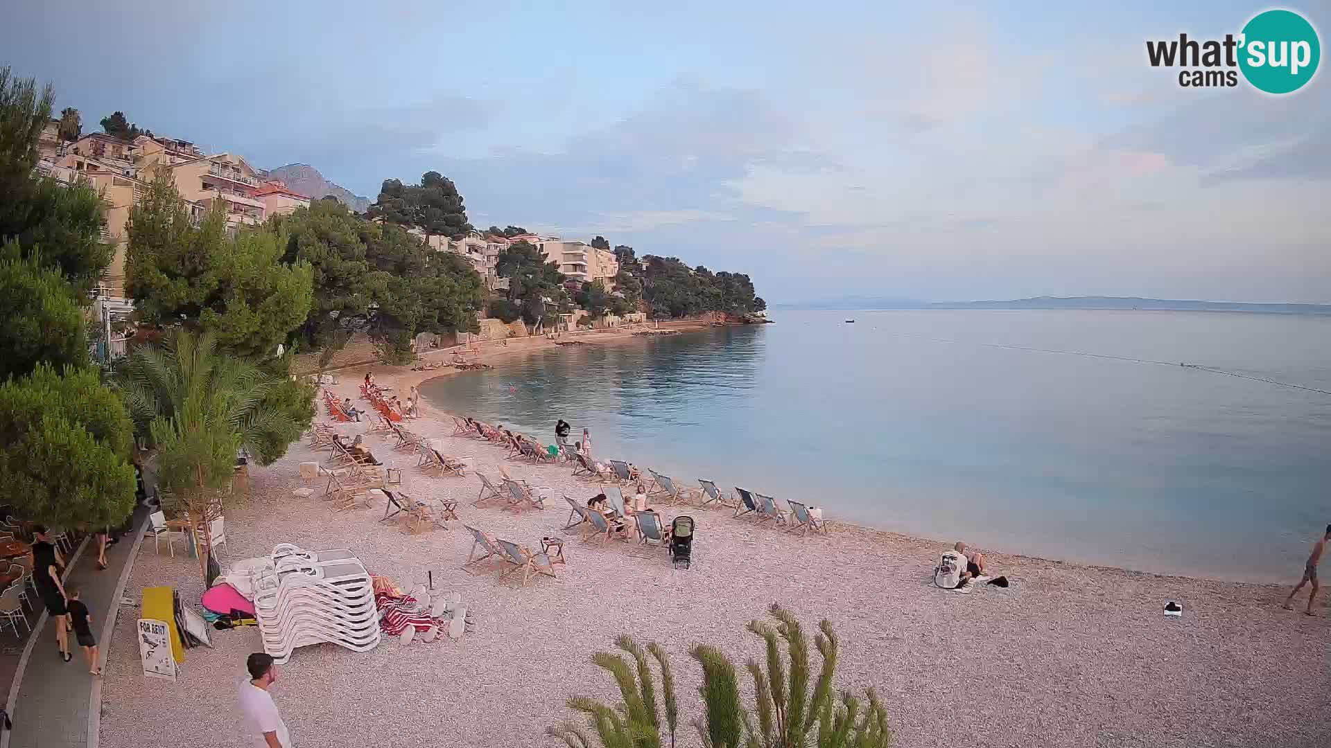 Web kamera Plaža Lučica Brela – Pogled uživo na jadransku obalu
