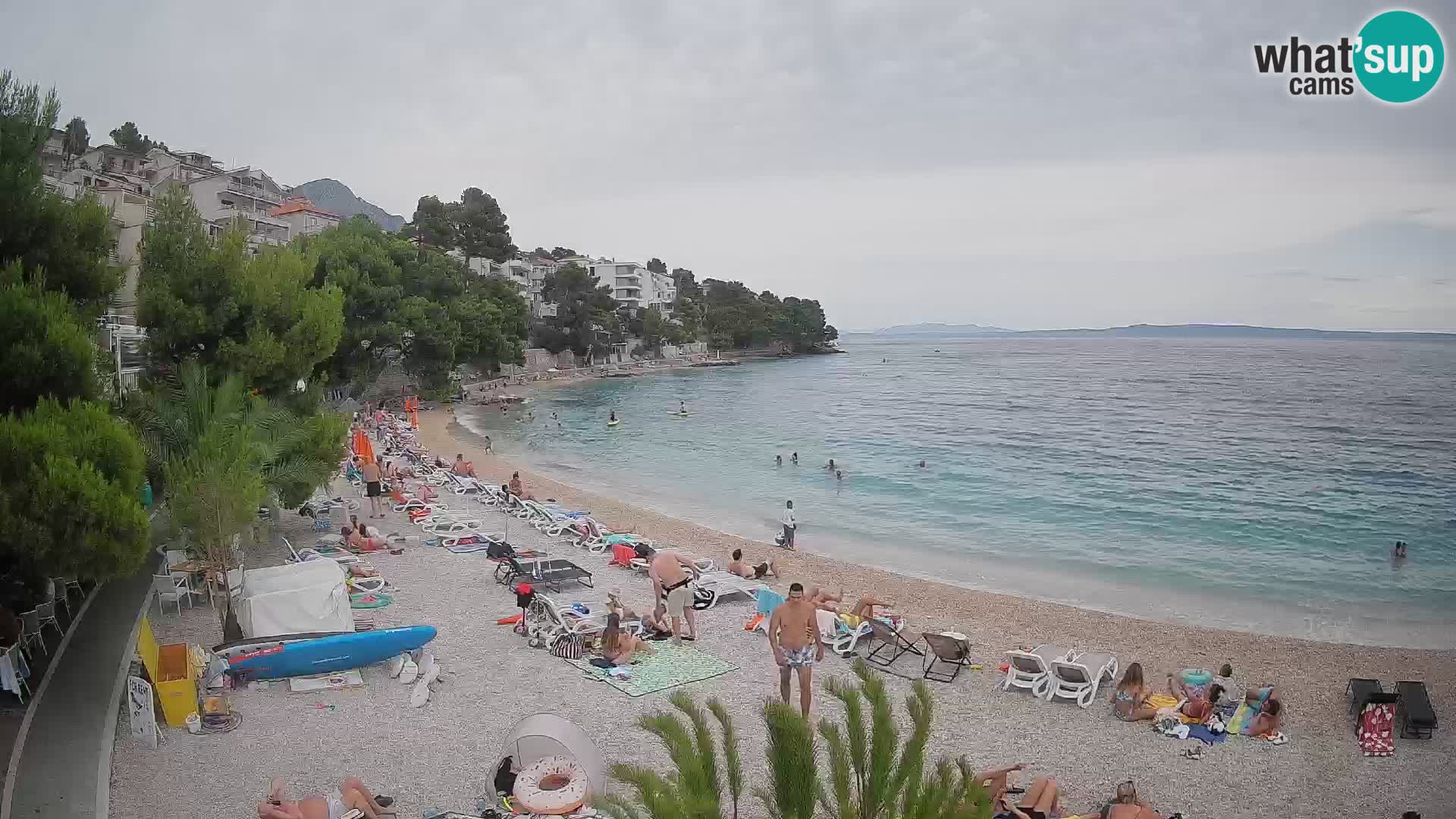 Spletna kamera Plaža Lučica Brela – Pogled v živo na Jadransko obalo