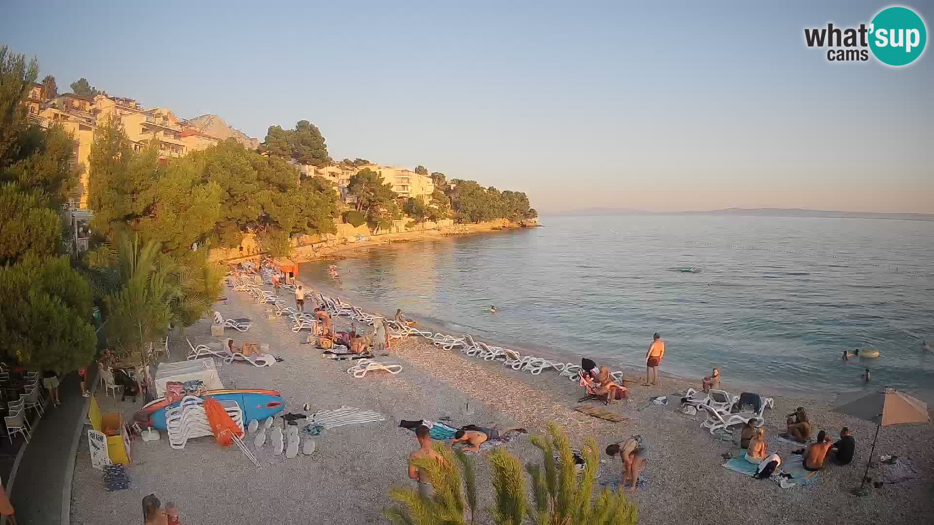 Spletna kamera Plaža Lučica Brela – Pogled v živo na Jadransko obalo
