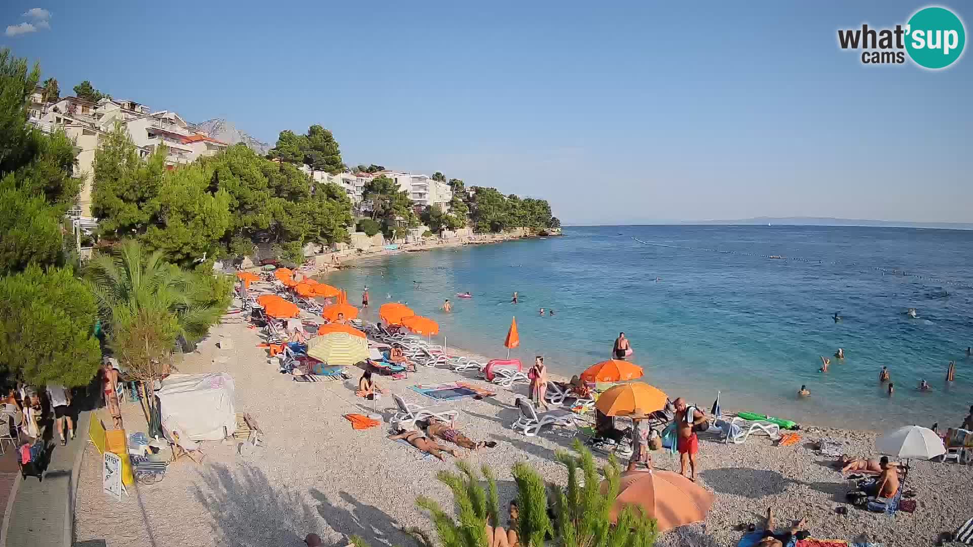 Spletna kamera Plaža Lučica Brela – Pogled v živo na Jadransko obalo