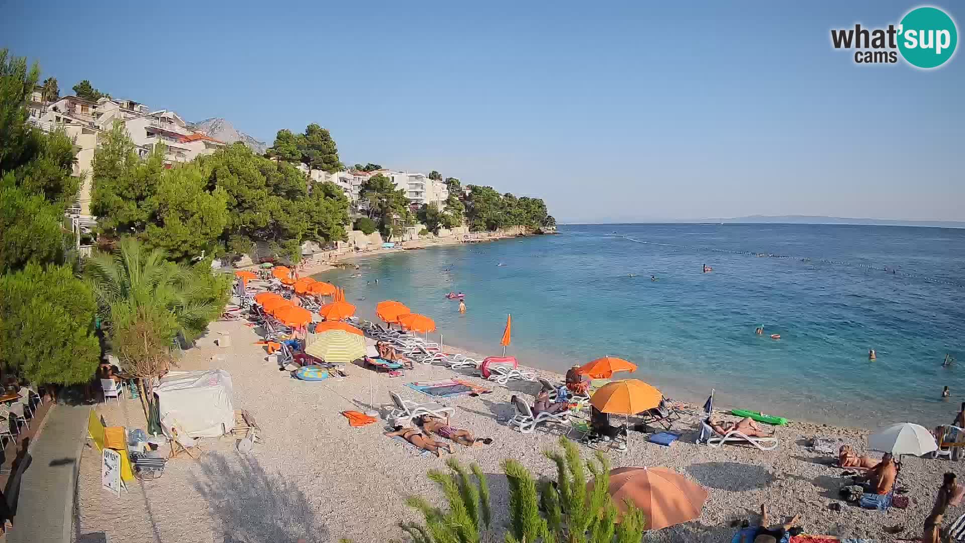 Spletna kamera Plaža Lučica Brela – Pogled v živo na Jadransko obalo