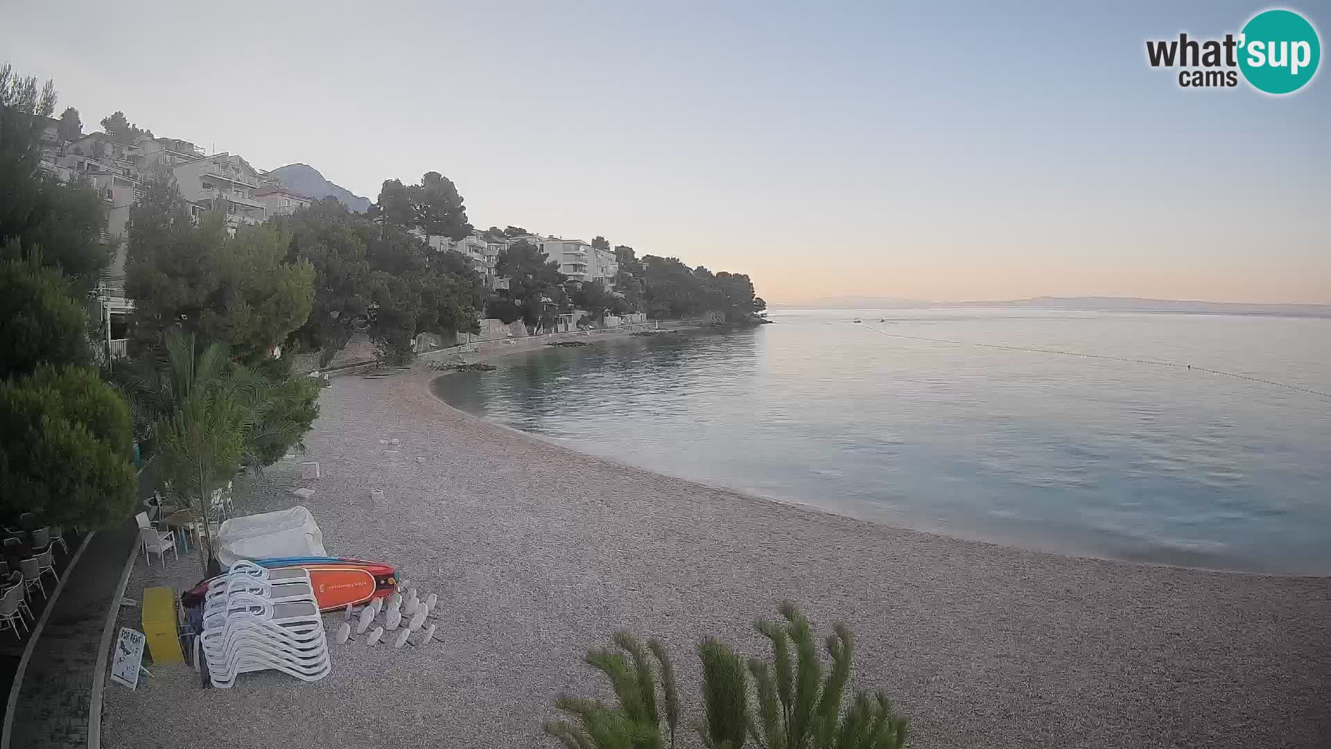 Spletna kamera Plaža Lučica Brela – Pogled v živo na Jadransko obalo