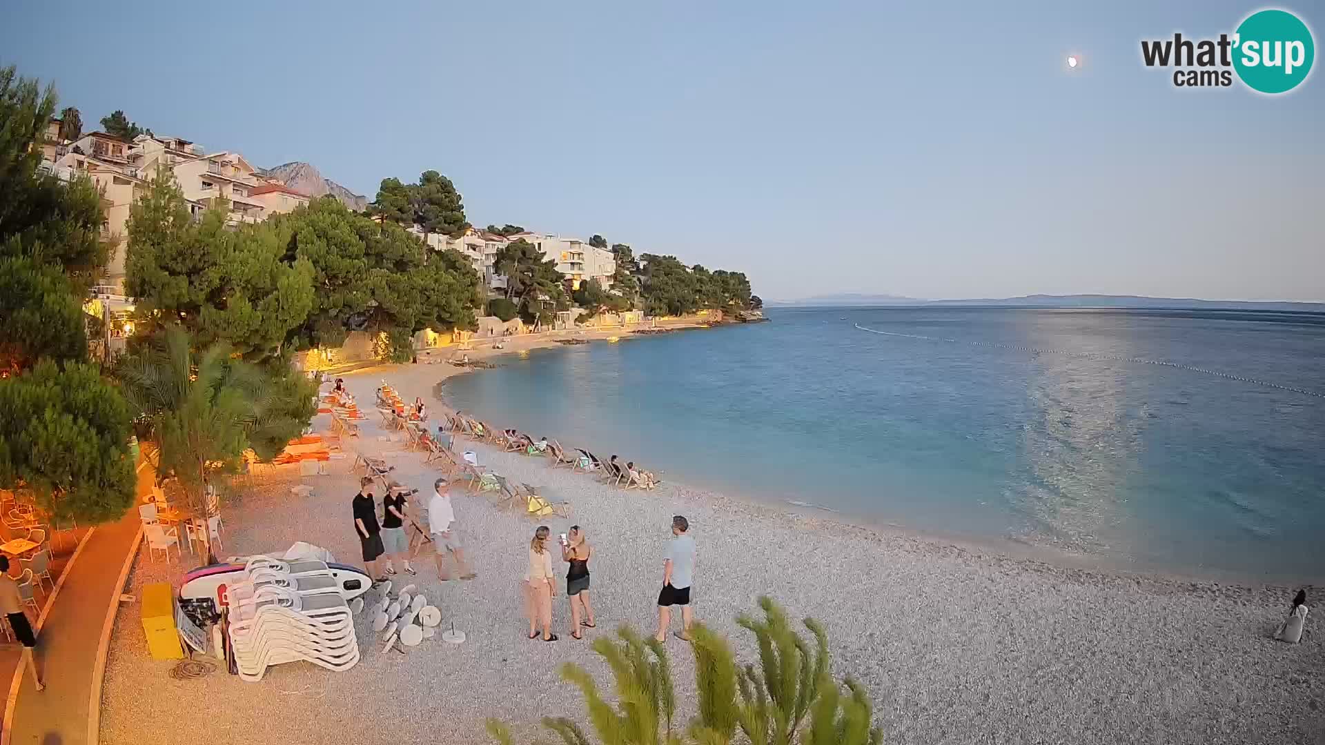 Web kamera Plaža Lučica Brela – Pogled uživo na jadransku obalu