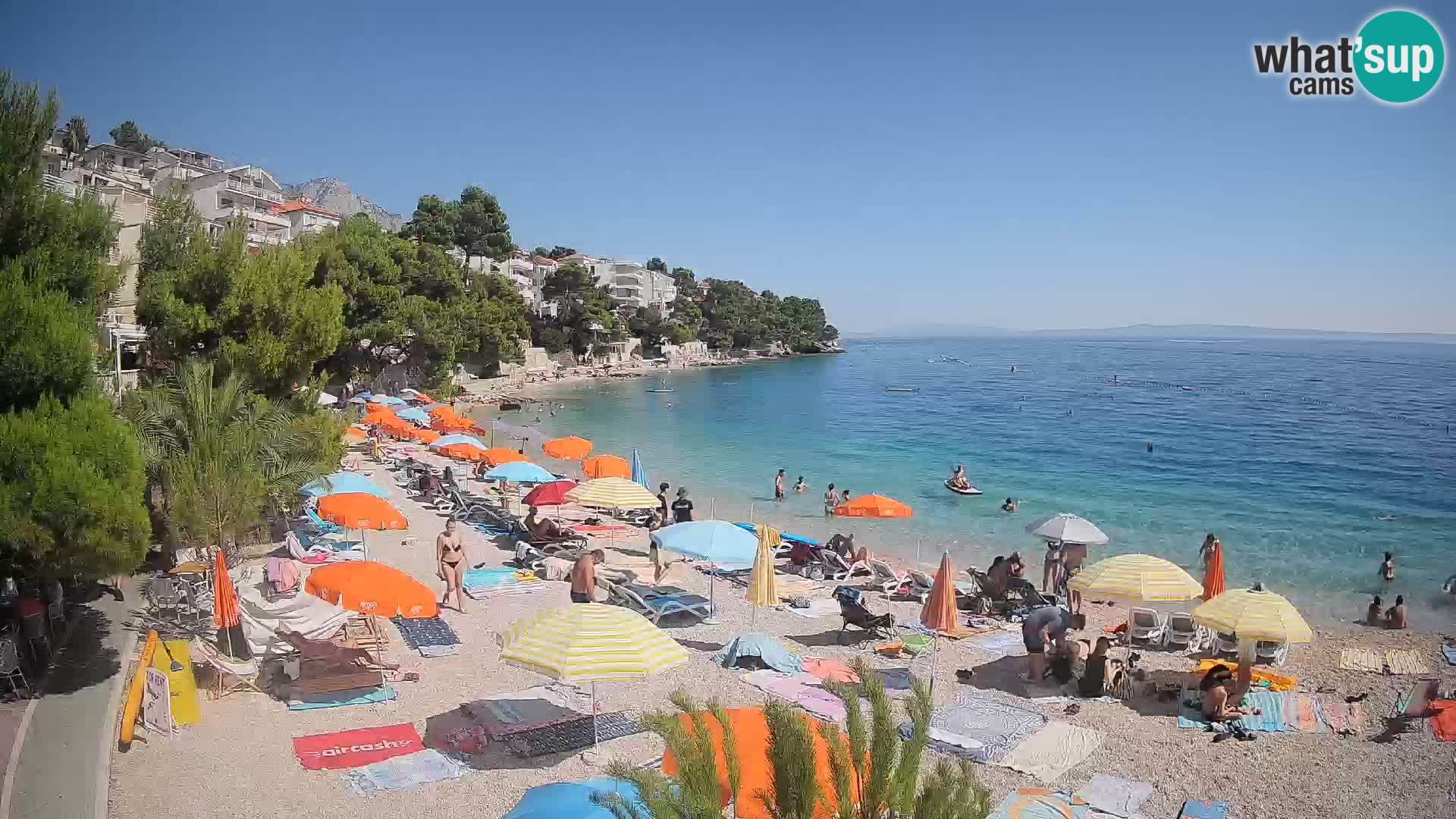 Spletna kamera Plaža Lučica Brela – Pogled v živo na Jadransko obalo