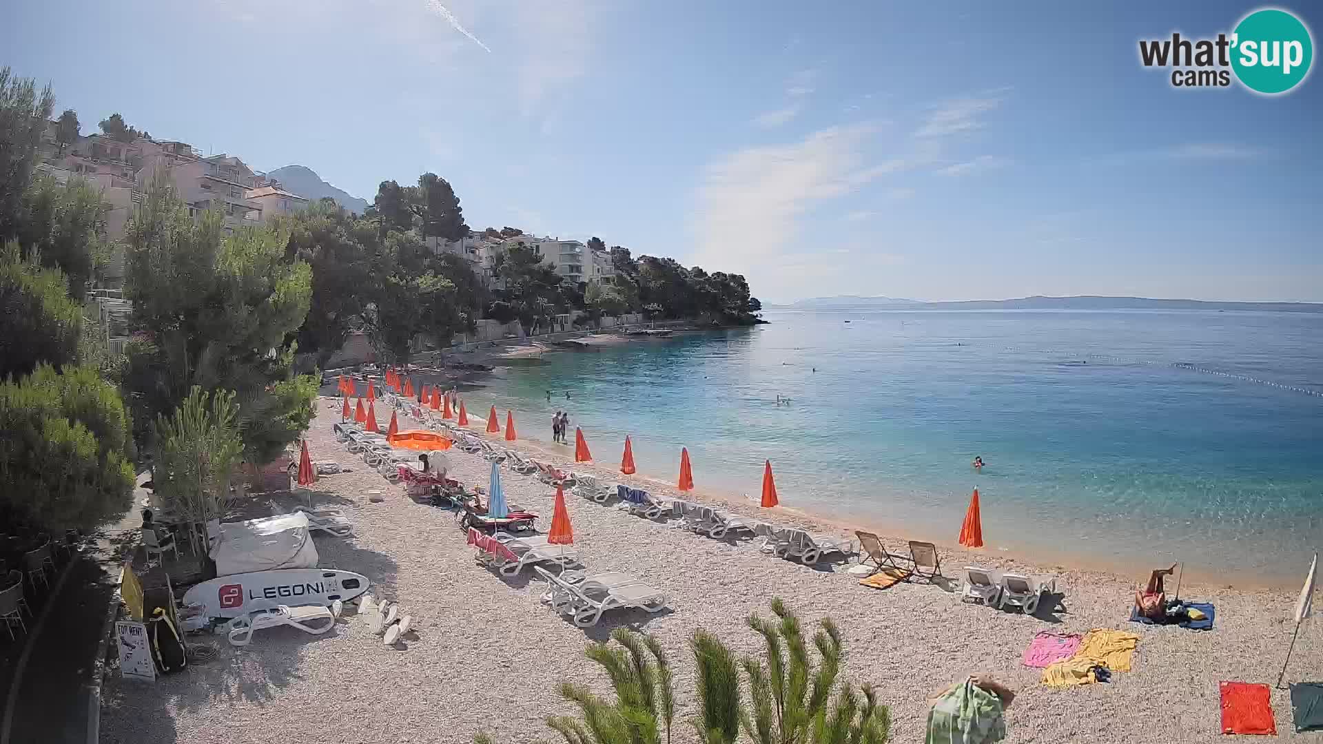 Web kamera Plaža Lučica Brela – Pogled uživo na jadransku obalu