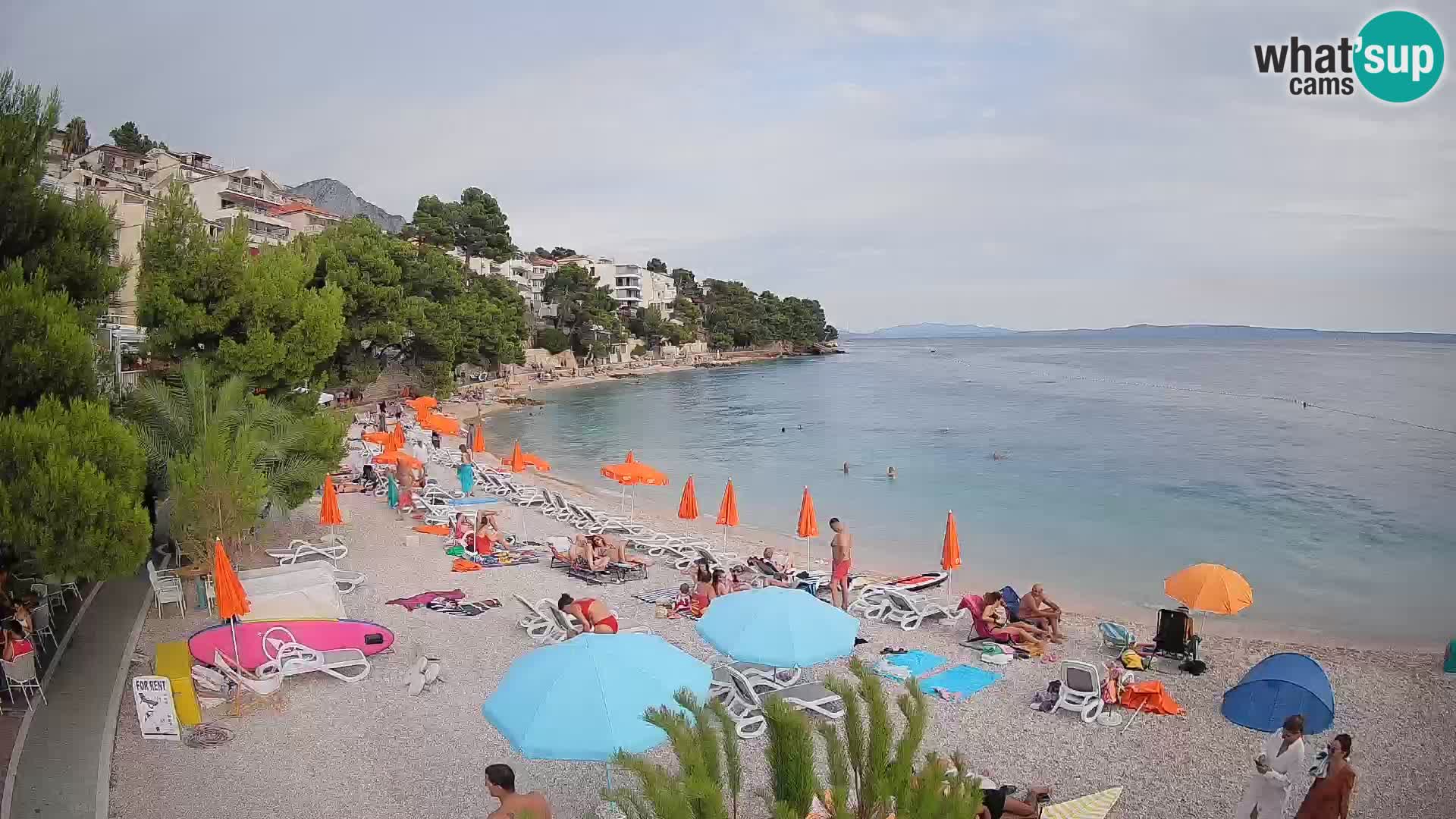 Web kamera Plaža Lučica Brela – Pogled uživo na jadransku obalu