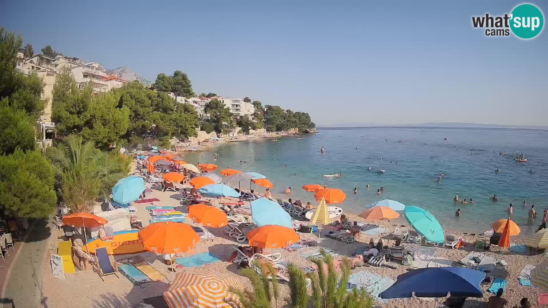 Spletna kamera Plaža Lučica Brela – Pogled v živo na Jadransko obalo