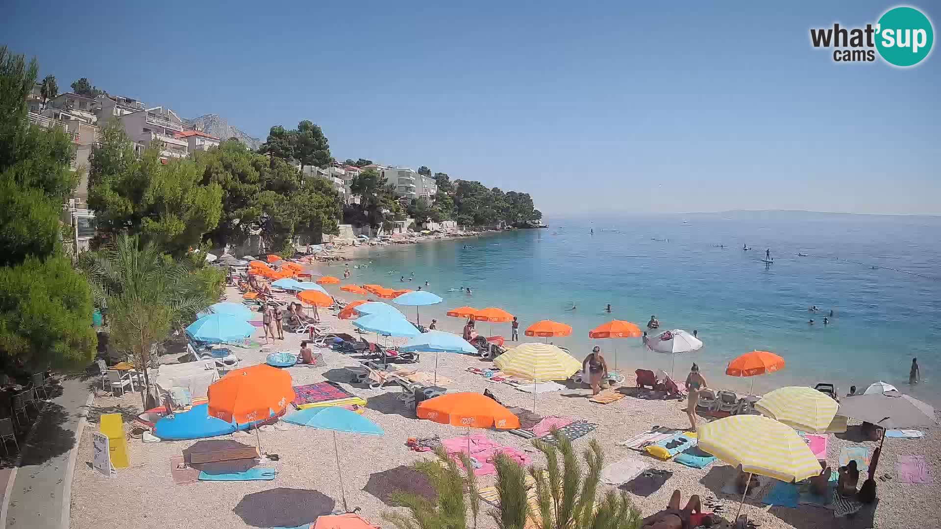 Spletna kamera Plaža Lučica Brela – Pogled v živo na Jadransko obalo