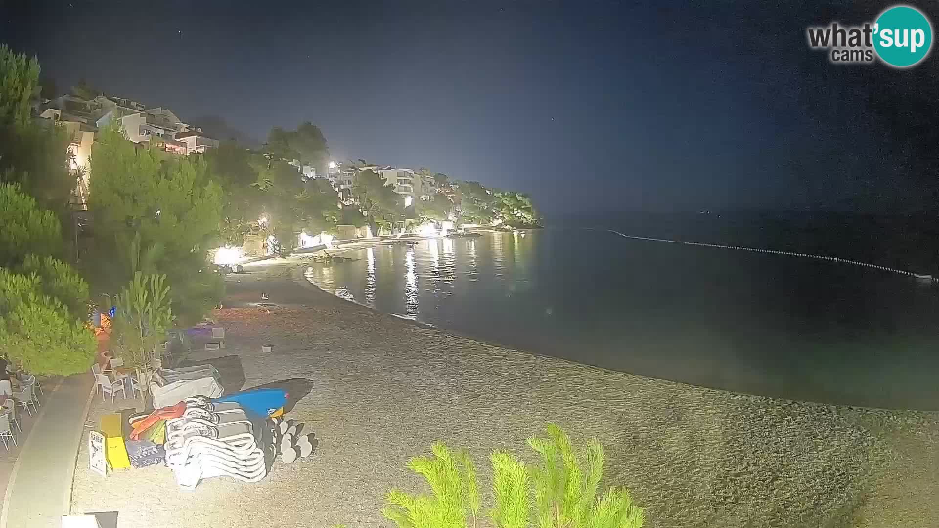 Spletna kamera Plaža Lučica Brela – Pogled v živo na Jadransko obalo