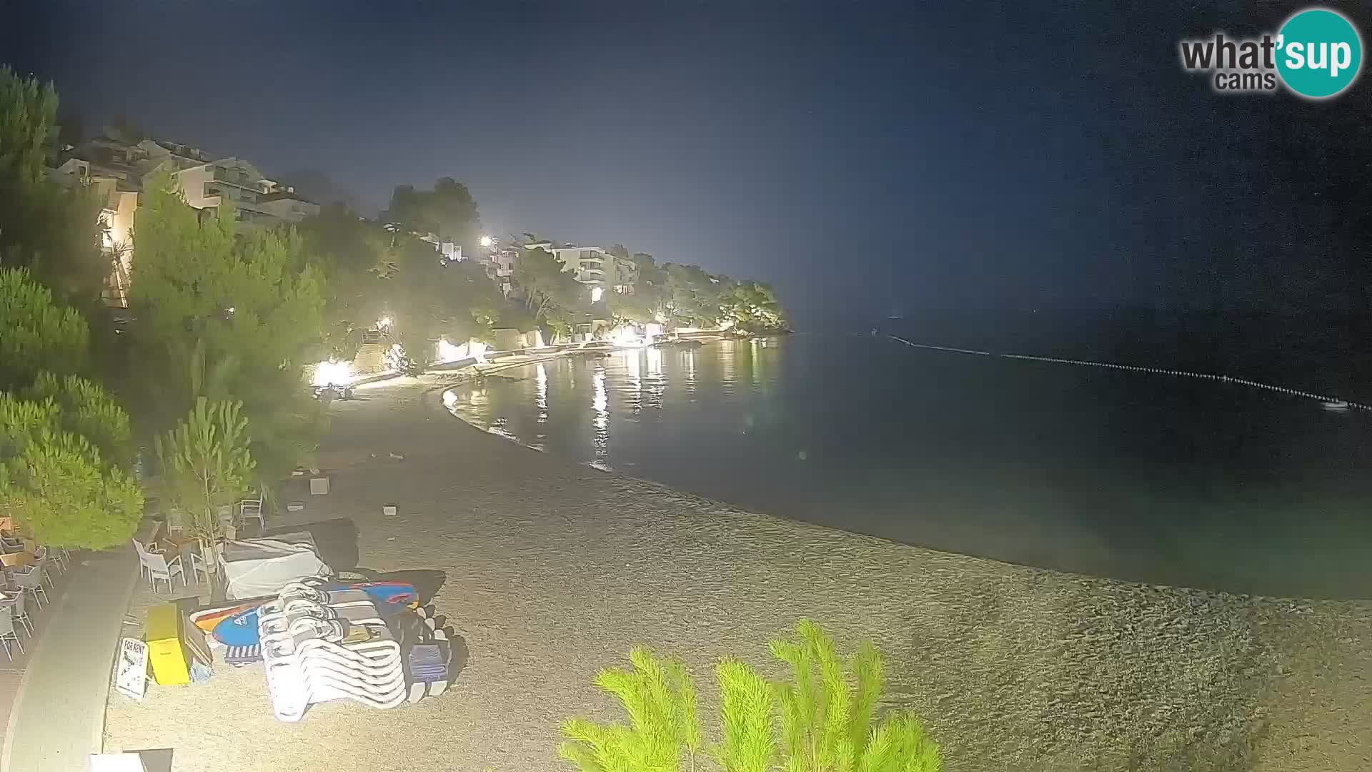 Web kamera Plaža Lučica Brela – Pogled uživo na jadransku obalu