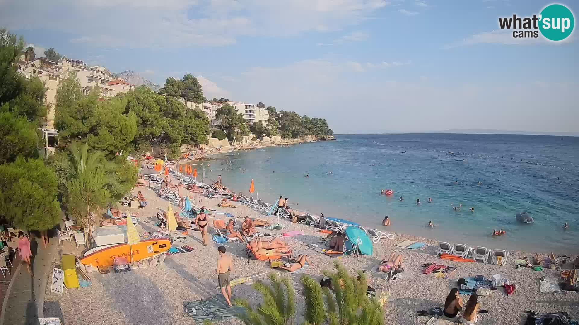 Spletna kamera Plaža Lučica Brela – Pogled v živo na Jadransko obalo