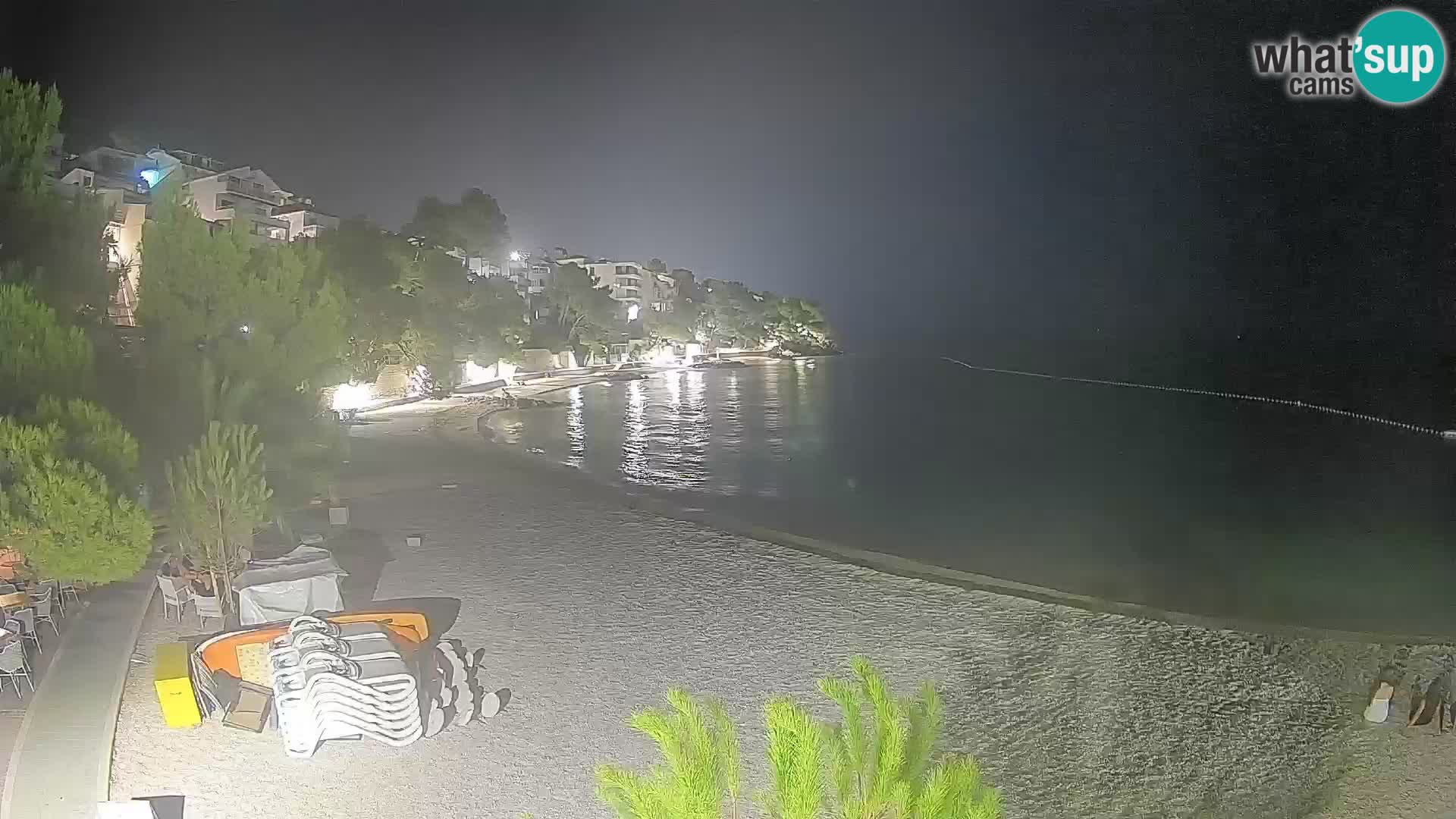Web kamera Plaža Lučica Brela – Pogled uživo na jadransku obalu