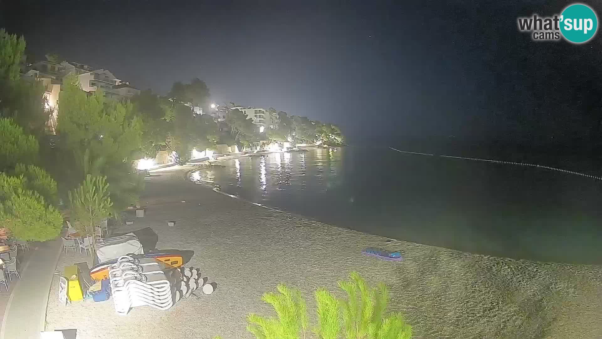 Web kamera Plaža Lučica Brela – Pogled uživo na jadransku obalu