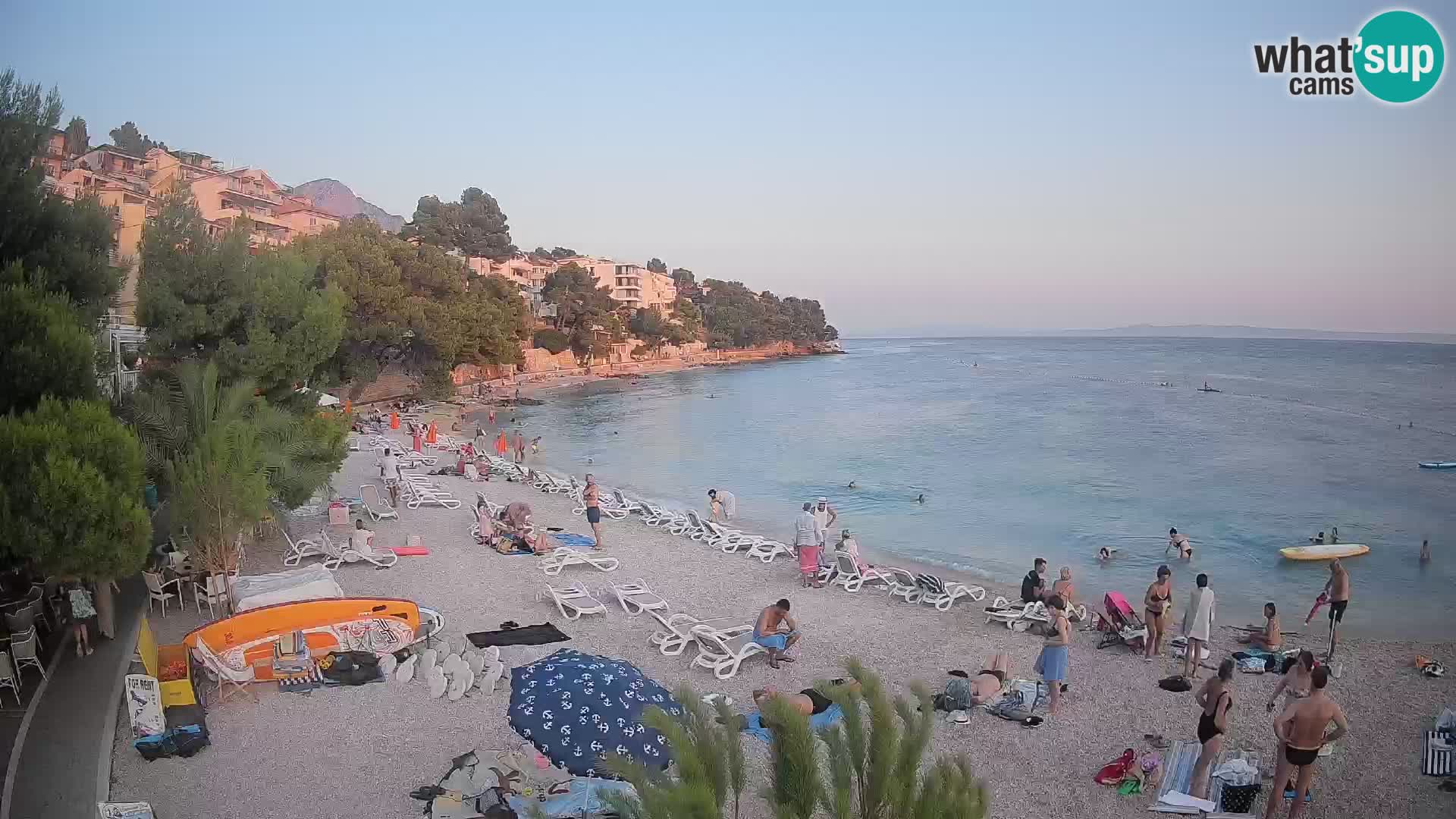 Spletna kamera Plaža Lučica Brela – Pogled v živo na Jadransko obalo