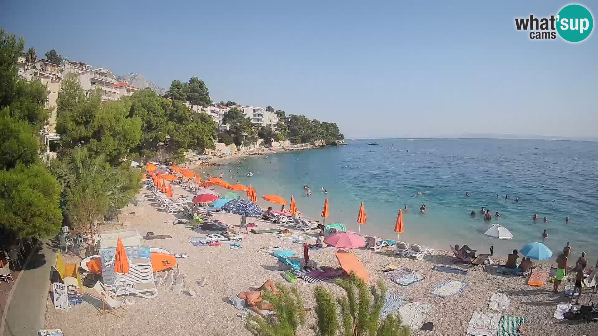 Spletna kamera Plaža Lučica Brela – Pogled v živo na Jadransko obalo