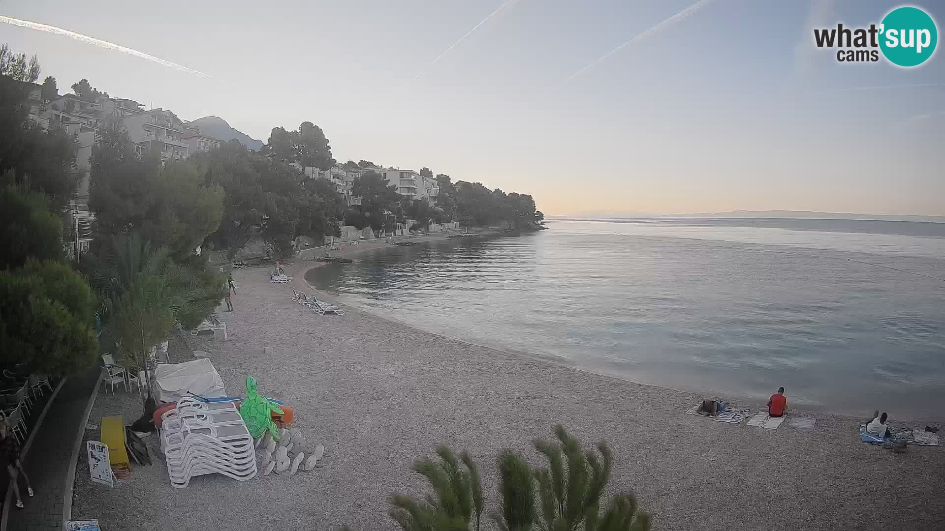 Web kamera Plaža Lučica Brela – Pogled uživo na jadransku obalu