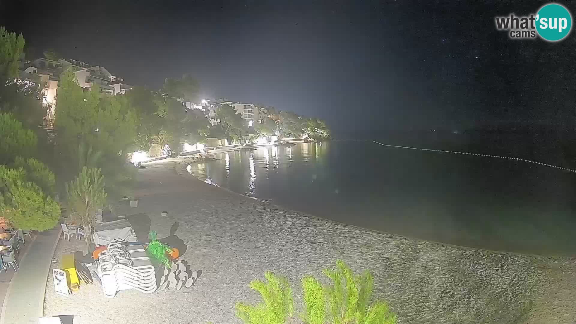 Spletna kamera Plaža Lučica Brela – Pogled v živo na Jadransko obalo