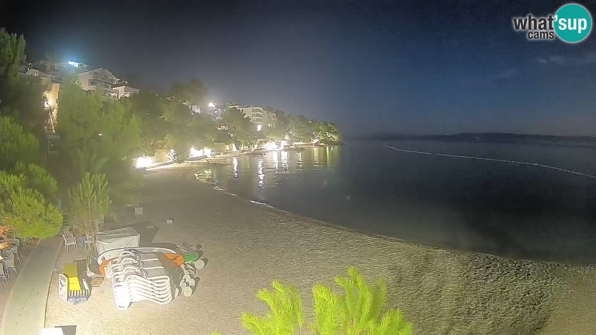 Spletna kamera Plaža Lučica Brela – Pogled v živo na Jadransko obalo