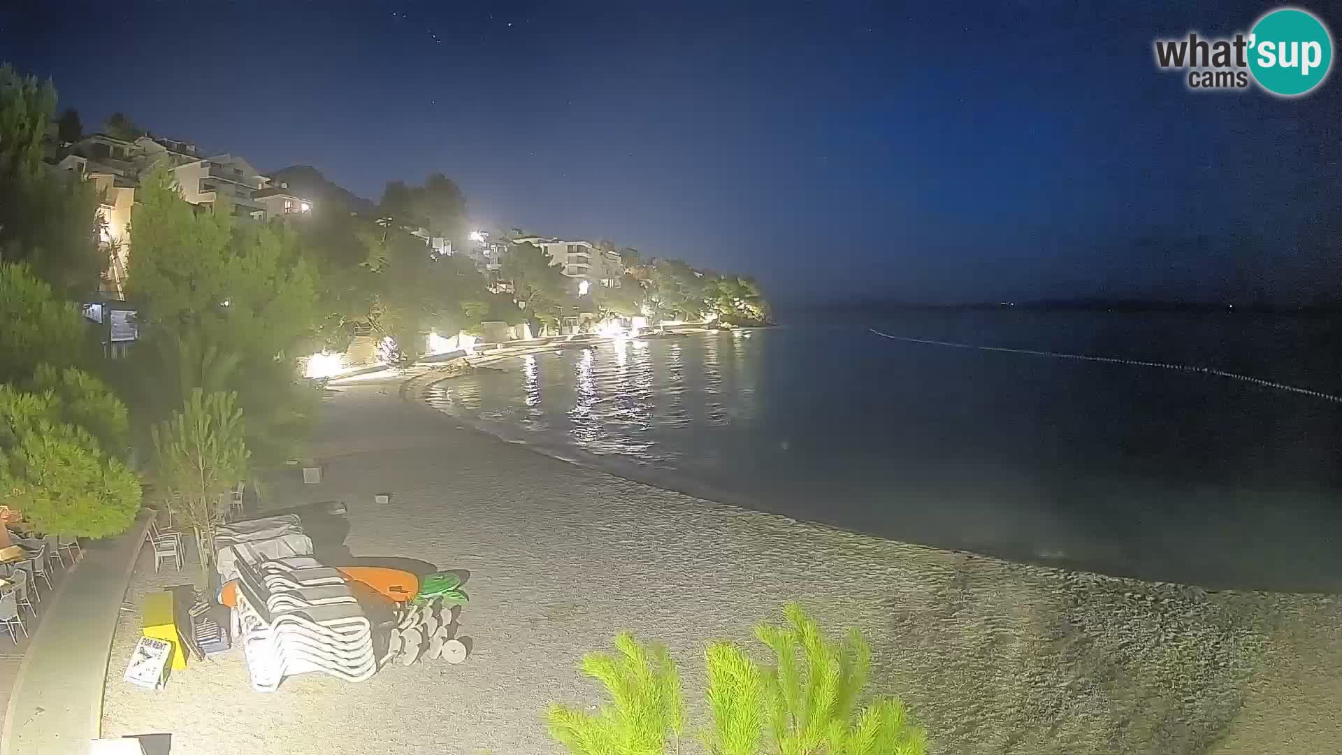 Spletna kamera Plaža Lučica Brela – Pogled v živo na Jadransko obalo