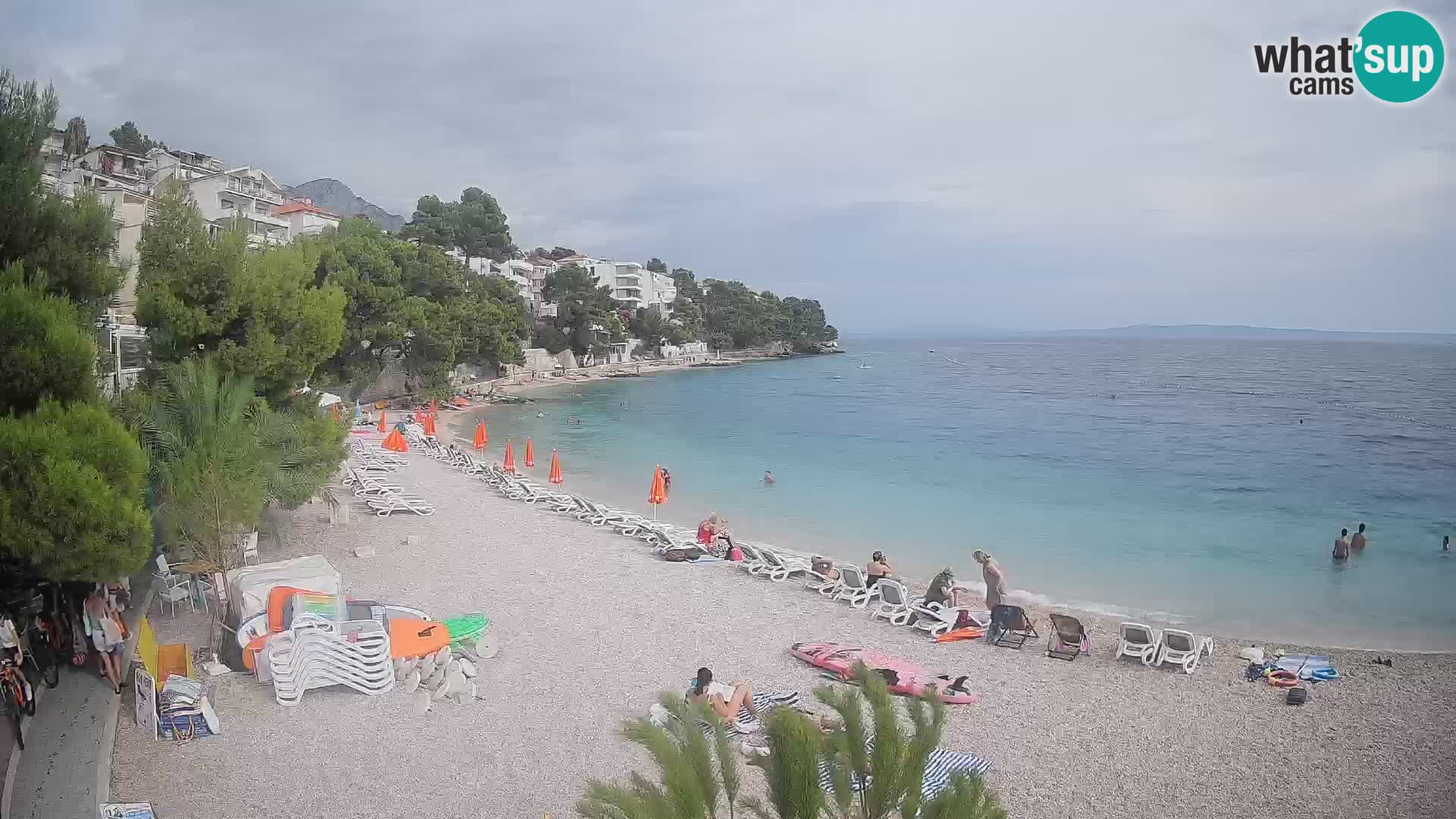 Spletna kamera Plaža Lučica Brela – Pogled v živo na Jadransko obalo