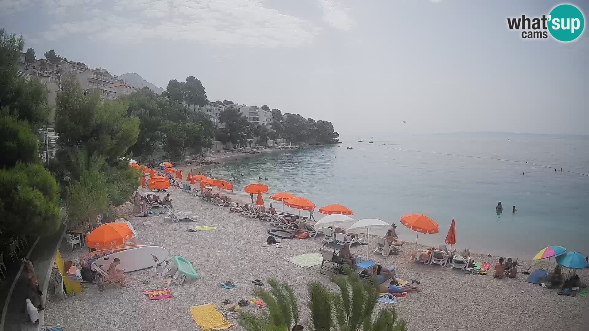 Spletna kamera Plaža Lučica Brela – Pogled v živo na Jadransko obalo