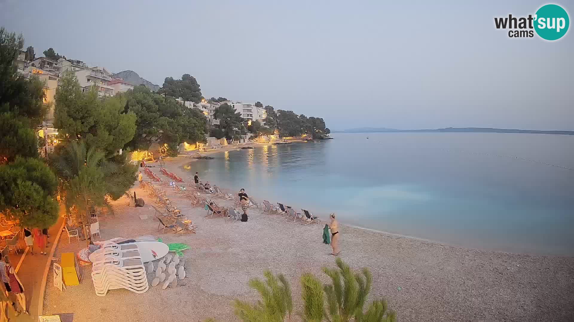 Spletna kamera Plaža Lučica Brela – Pogled v živo na Jadransko obalo