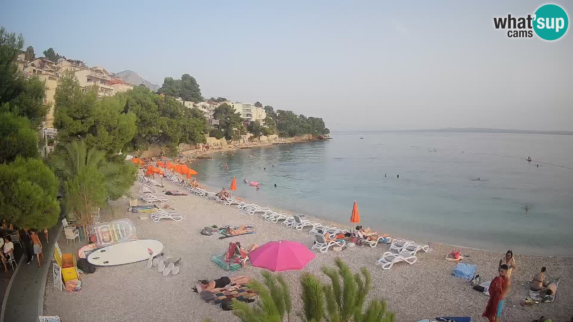 Spletna kamera Plaža Lučica Brela – Pogled v živo na Jadransko obalo