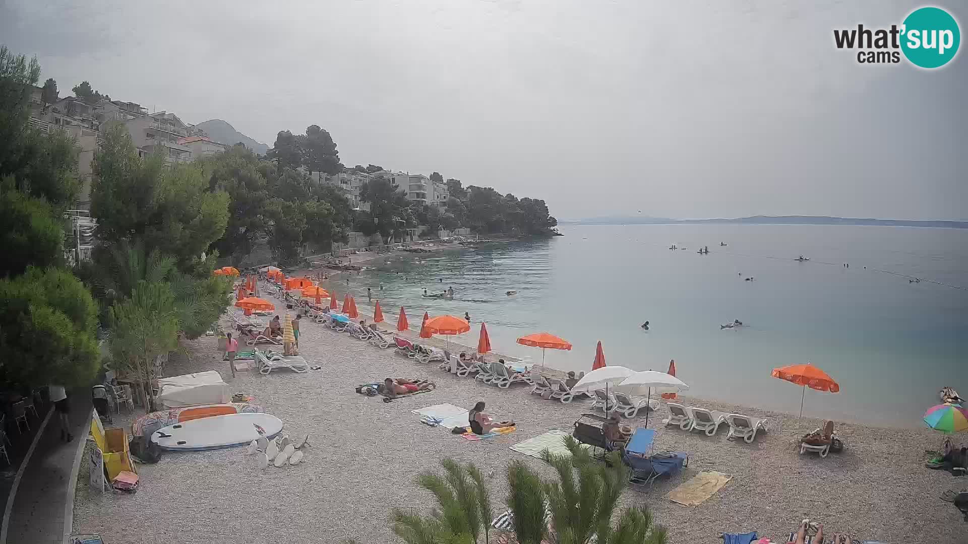 Spletna kamera Plaža Lučica Brela – Pogled v živo na Jadransko obalo