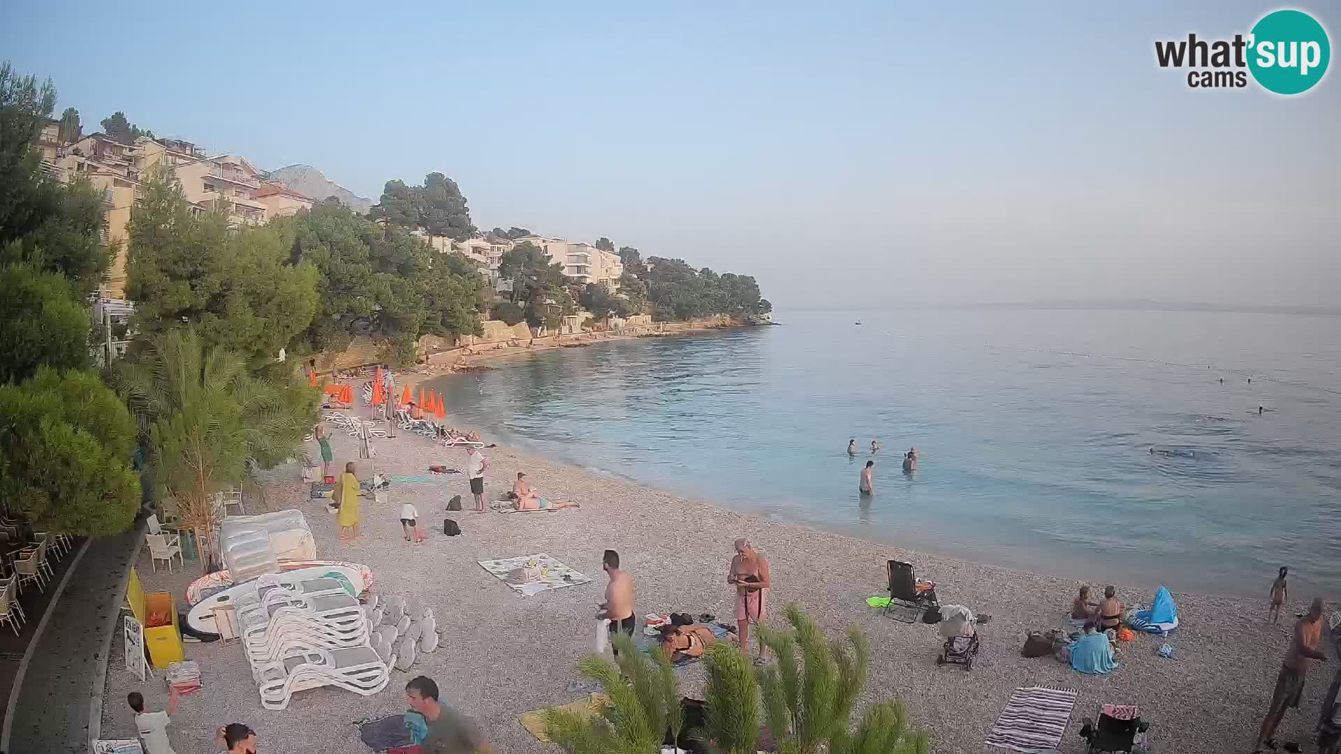 Spletna kamera Plaža Lučica Brela – Pogled v živo na Jadransko obalo