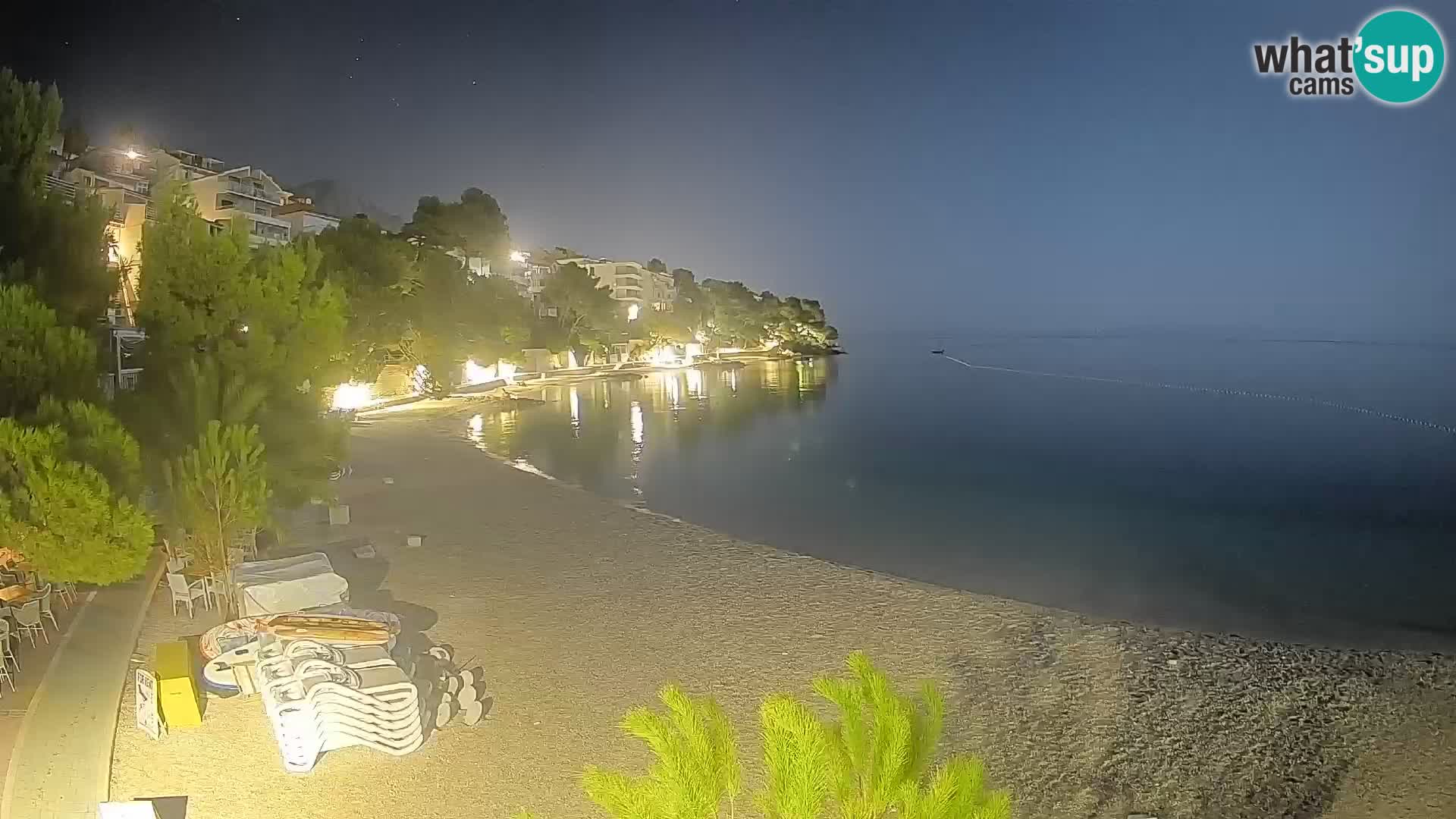 Spletna kamera Plaža Lučica Brela – Pogled v živo na Jadransko obalo