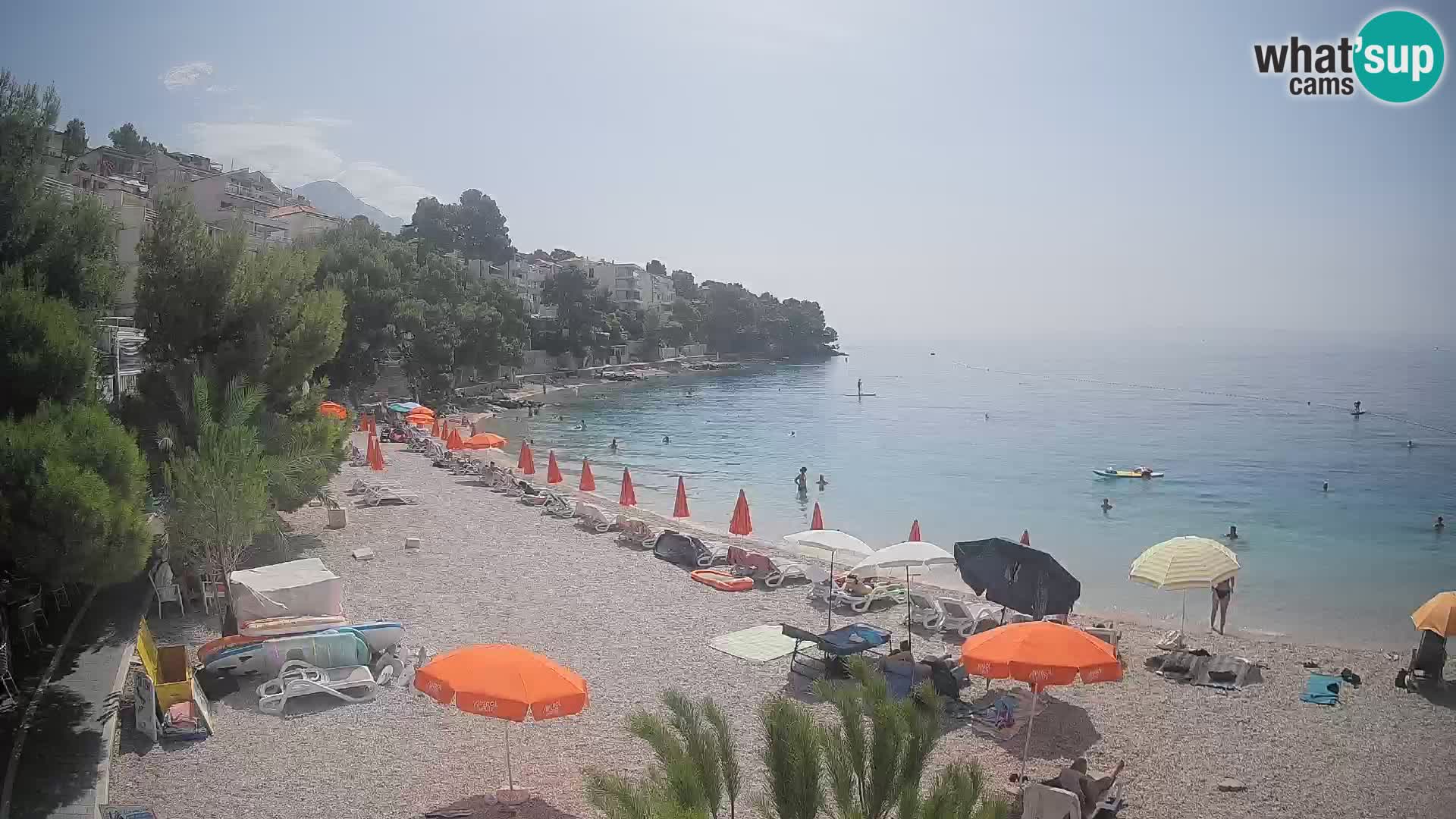 Web kamera Plaža Lučica Brela – Pogled uživo na jadransku obalu
