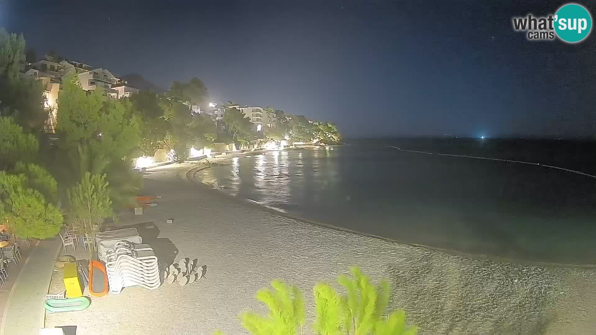 Web kamera Plaža Lučica Brela – Pogled uživo na jadransku obalu