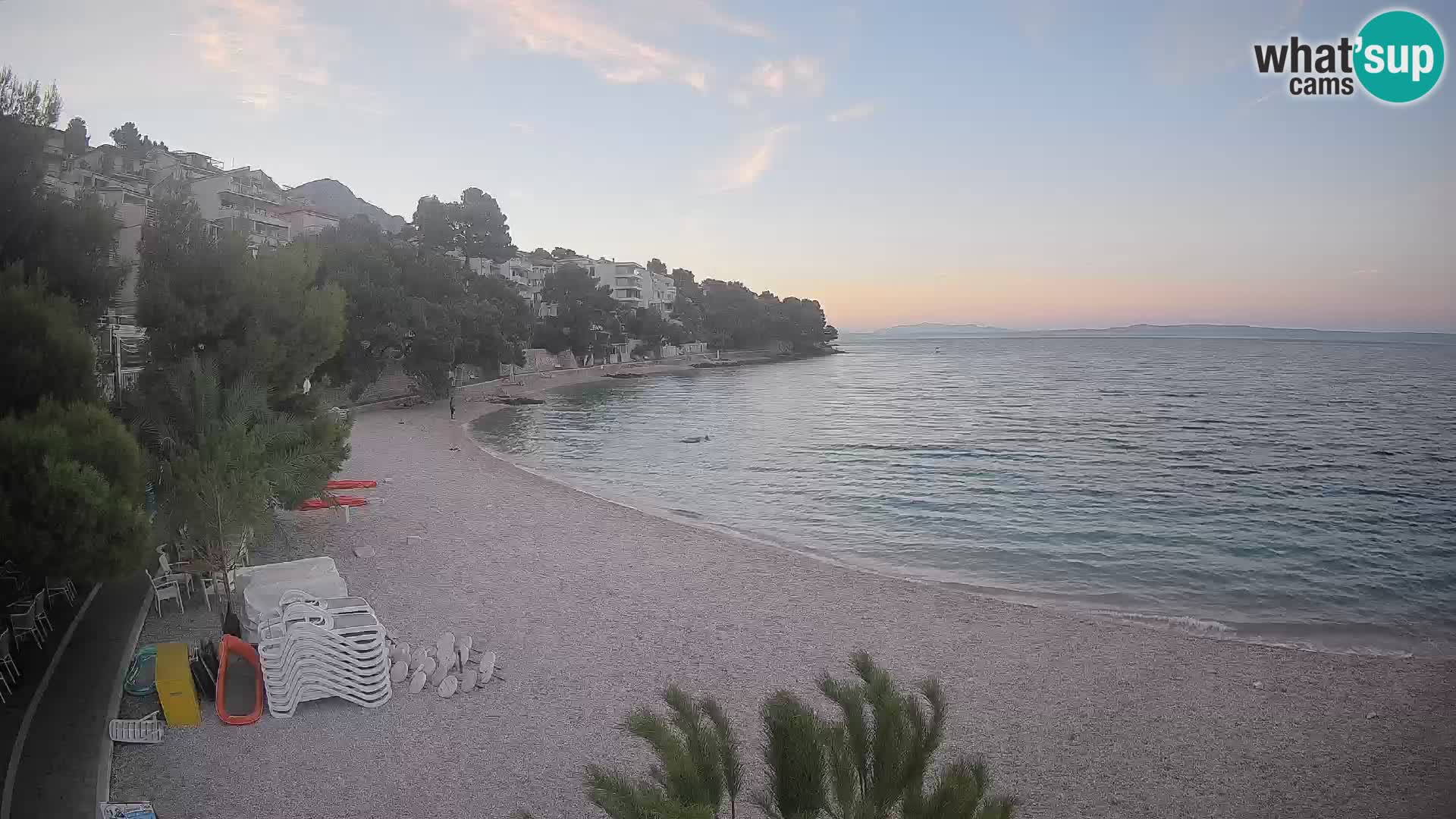 Spletna kamera Plaža Lučica Brela – Pogled v živo na Jadransko obalo