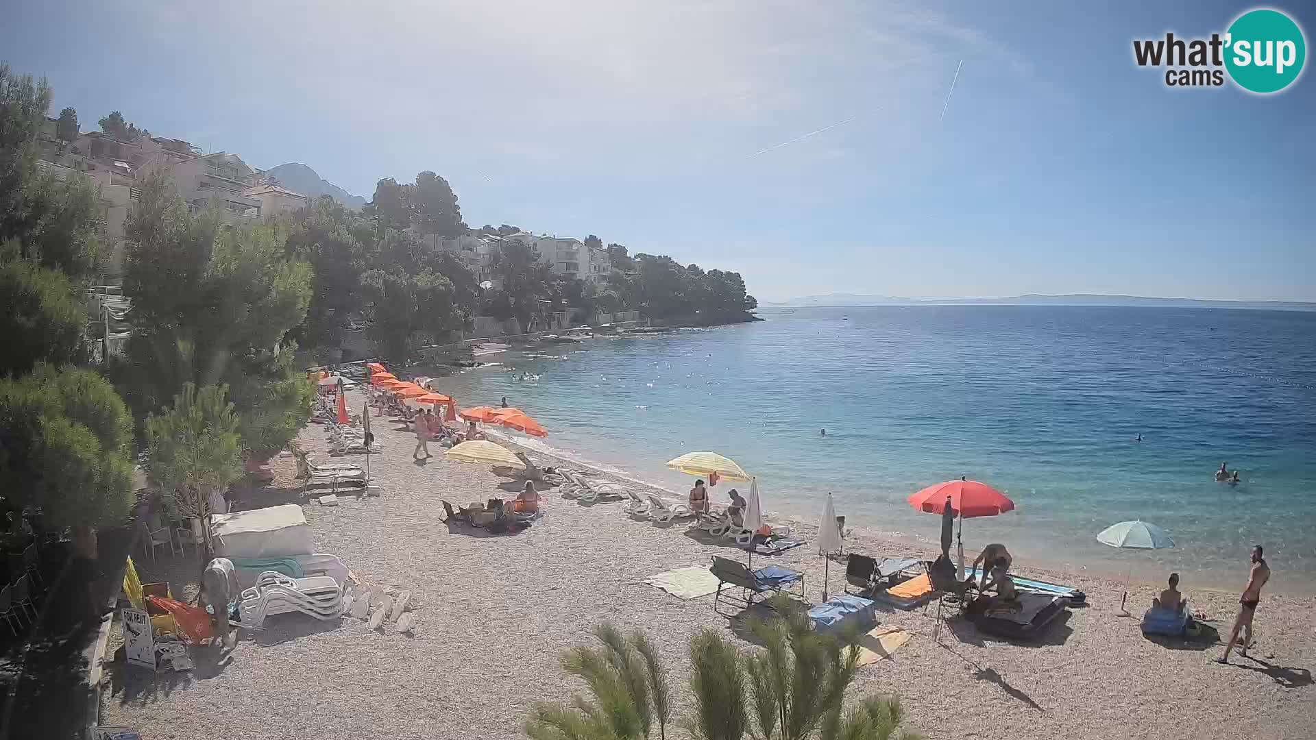 Spletna kamera Plaža Lučica Brela – Pogled v živo na Jadransko obalo