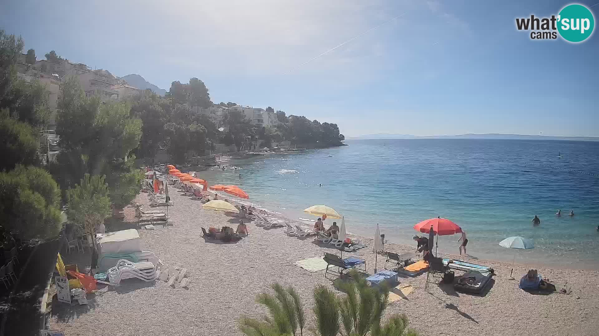 Spletna kamera Plaža Lučica Brela – Pogled v živo na Jadransko obalo