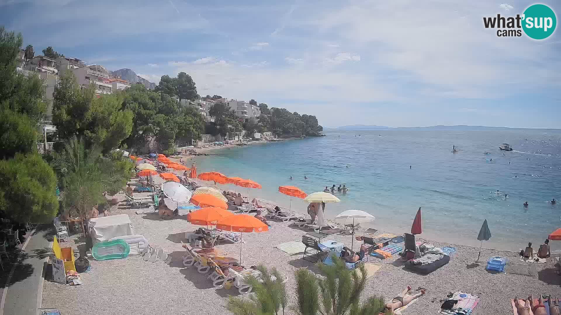 Spletna kamera Plaža Lučica Brela – Pogled v živo na Jadransko obalo