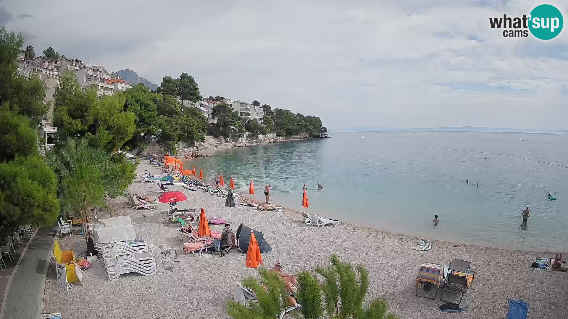 Spletna kamera Plaža Lučica Brela – Pogled v živo na Jadransko obalo