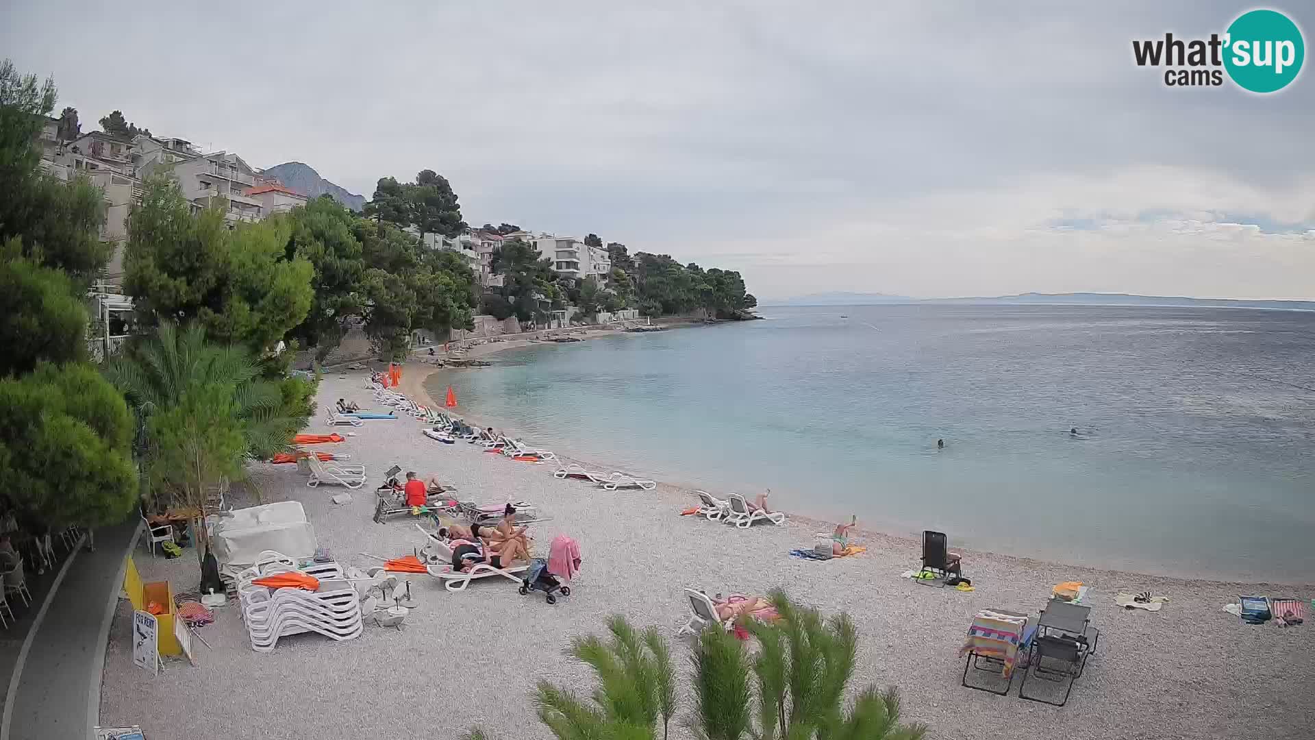 Spletna kamera Plaža Lučica Brela – Pogled v živo na Jadransko obalo