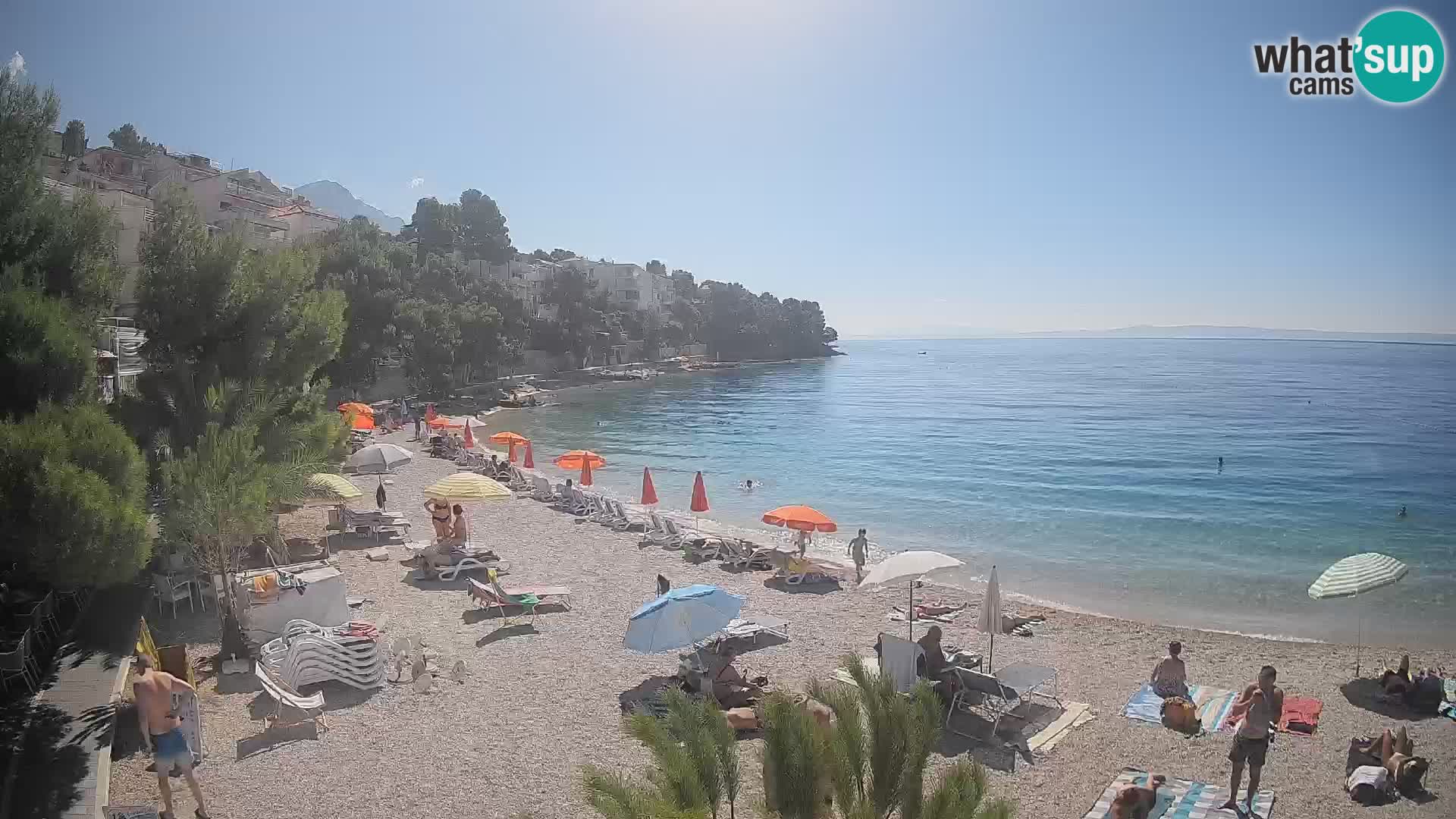 Web kamera Plaža Lučica Brela – Pogled uživo na jadransku obalu