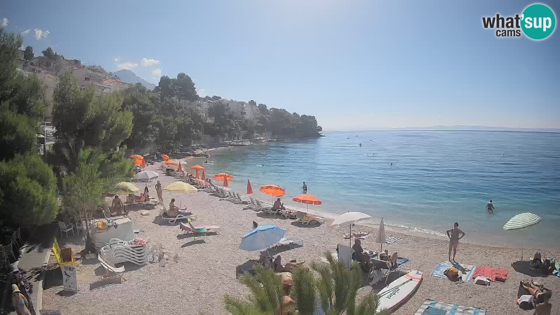 Web kamera Plaža Lučica Brela – Pogled uživo na jadransku obalu