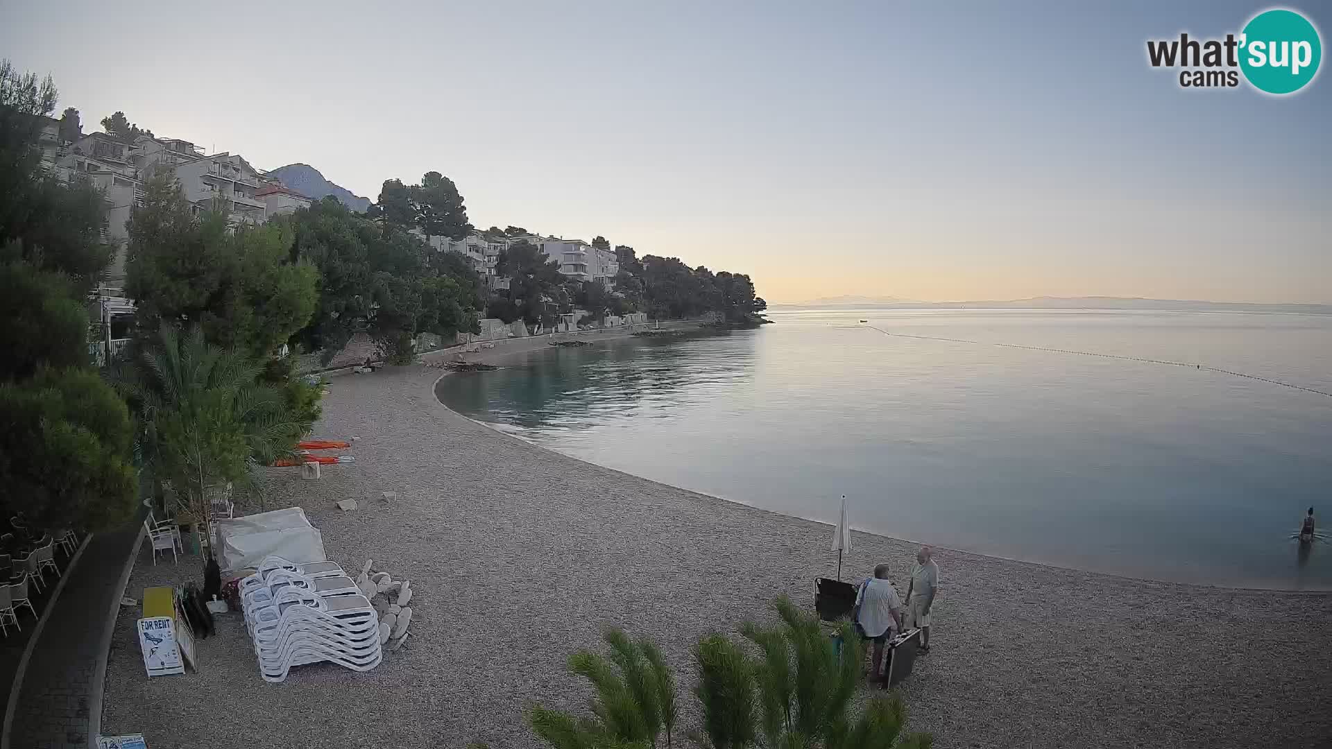 Spletna kamera Plaža Lučica Brela – Pogled v živo na Jadransko obalo