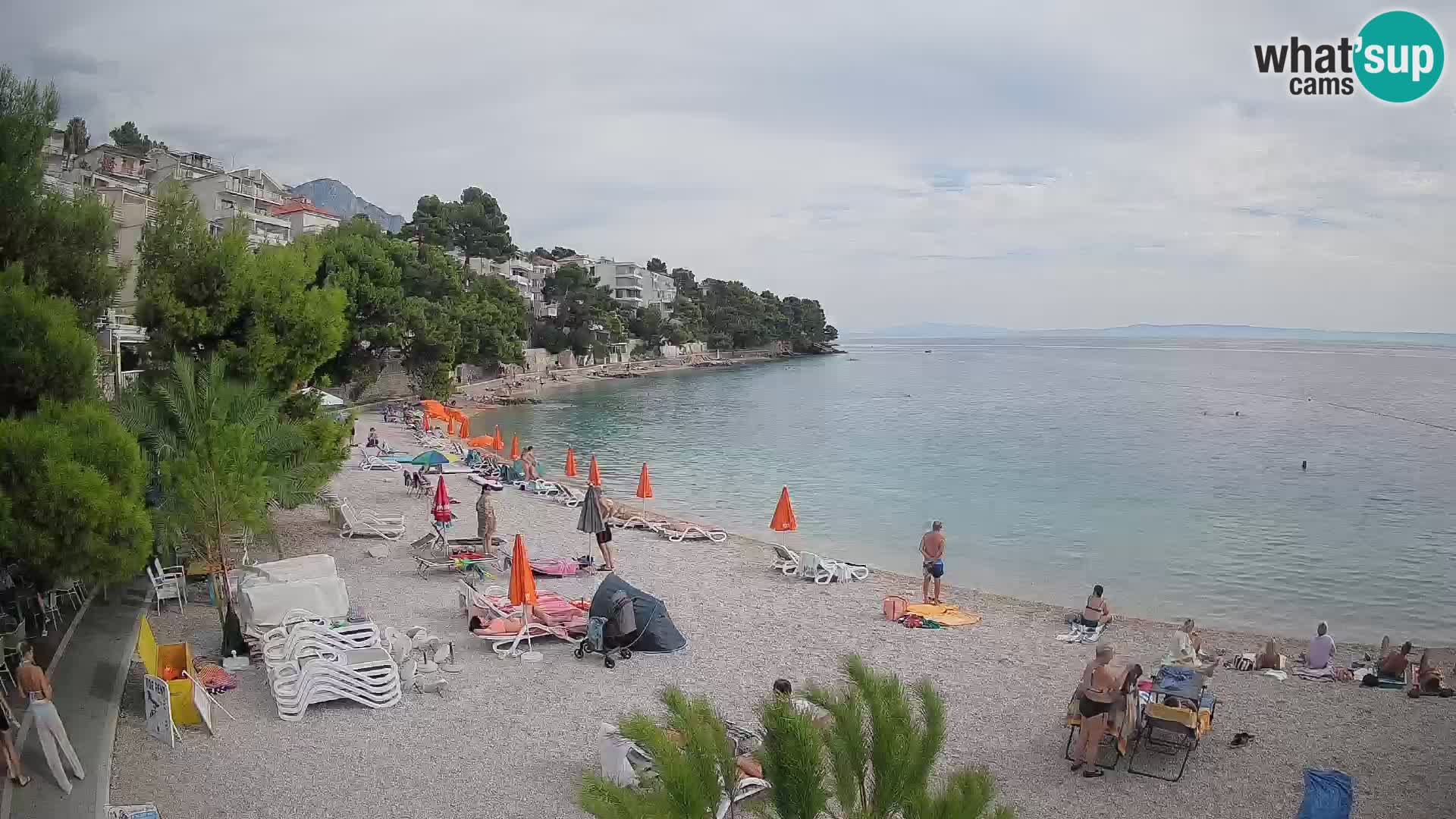 Spletna kamera Plaža Lučica Brela – Pogled v živo na Jadransko obalo