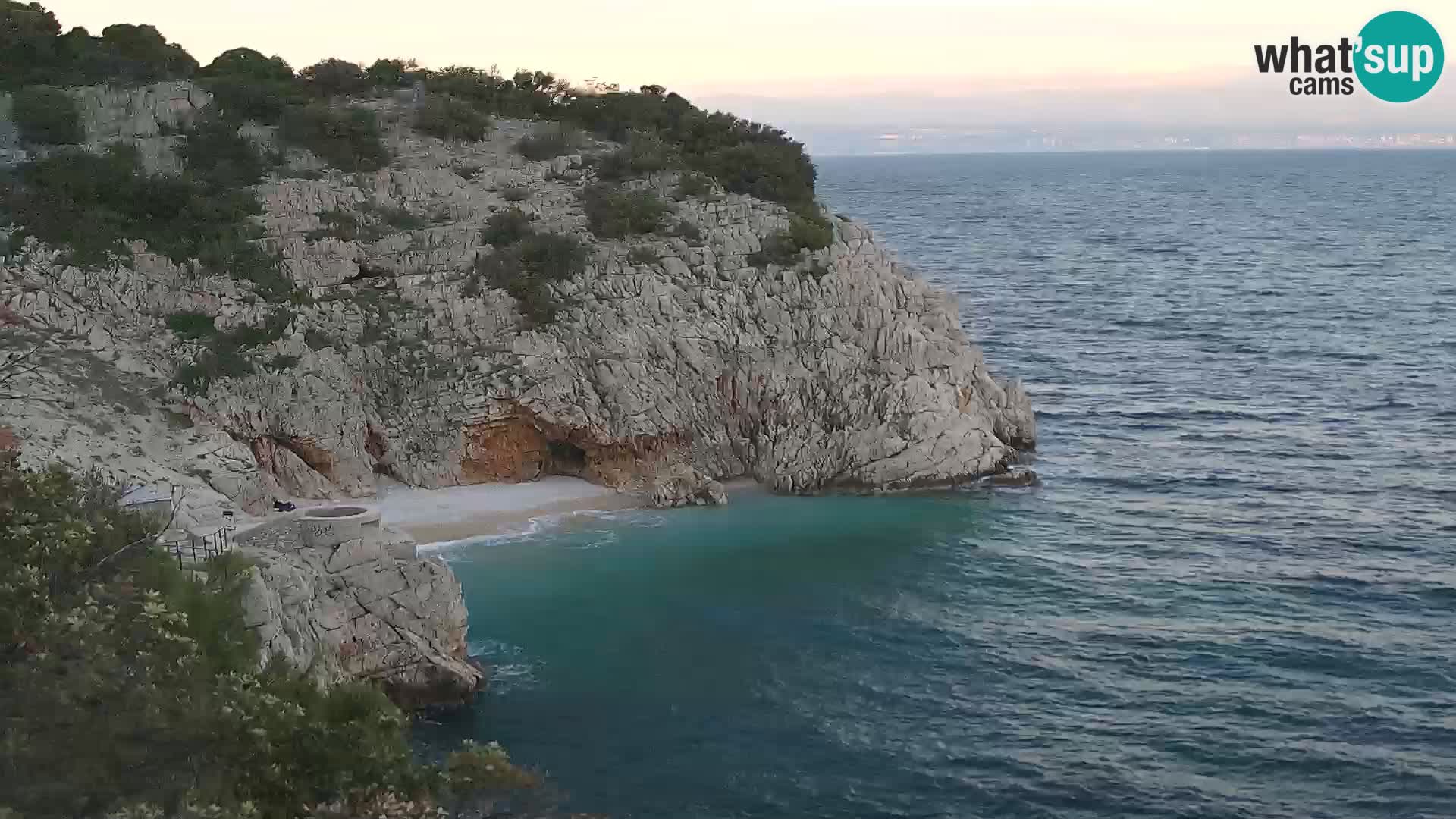 Spletna kamera Brseč plaža – Mošćenička Draga – Hrvaška