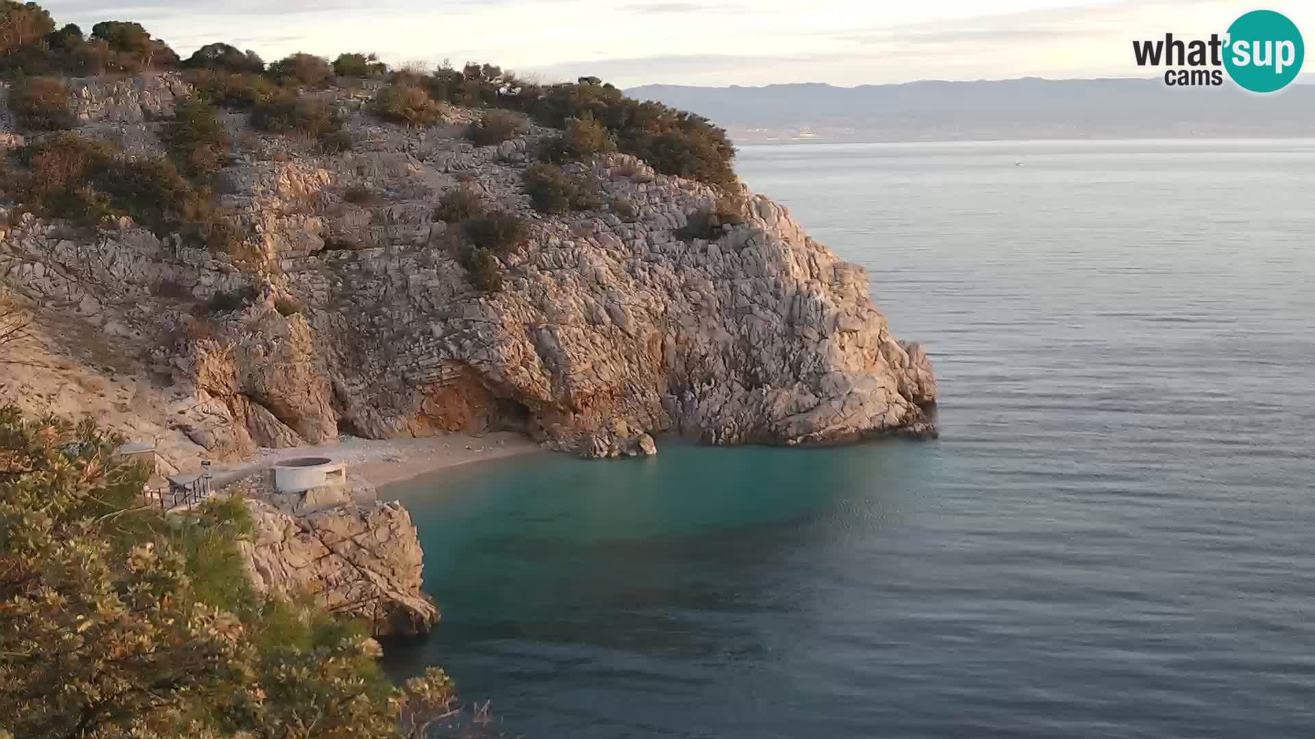 Spletna kamera Brseč plaža – Mošćenička Draga – Hrvaška