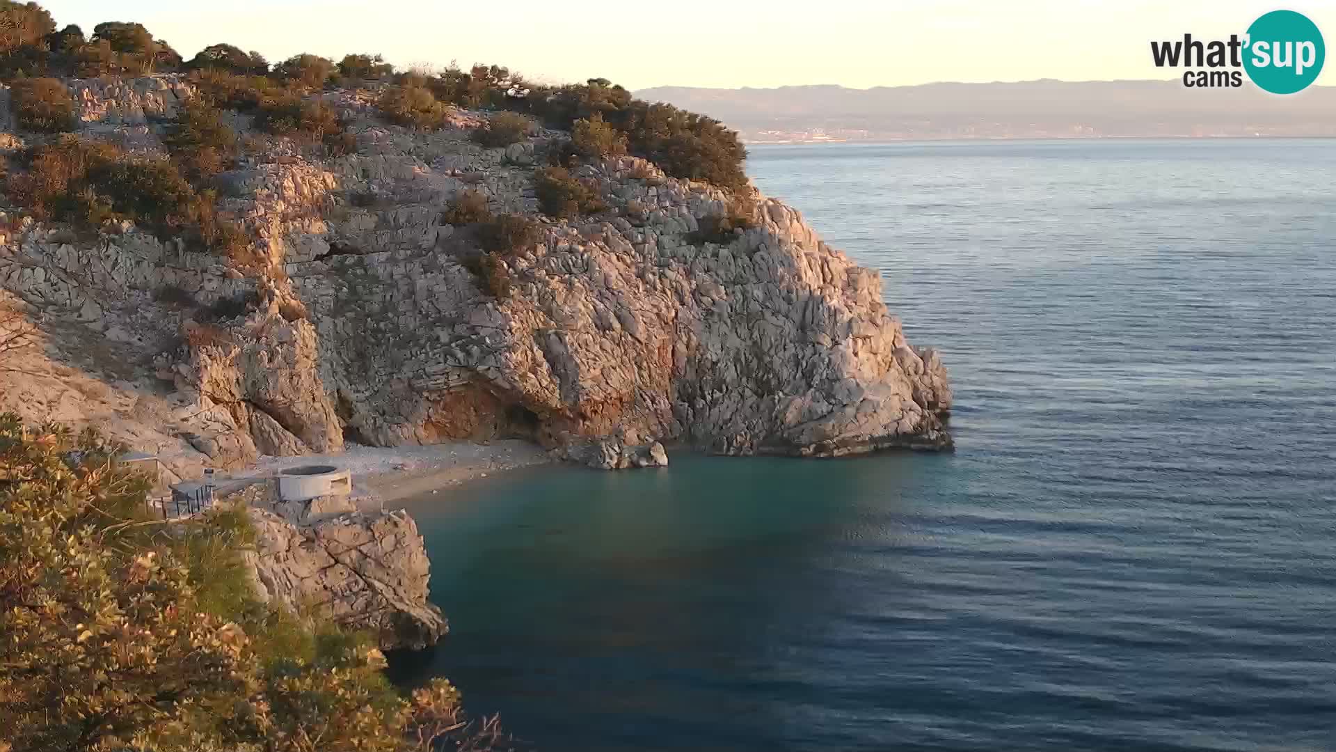 Spletna kamera Brseč plaža – Mošćenička Draga – Hrvaška
