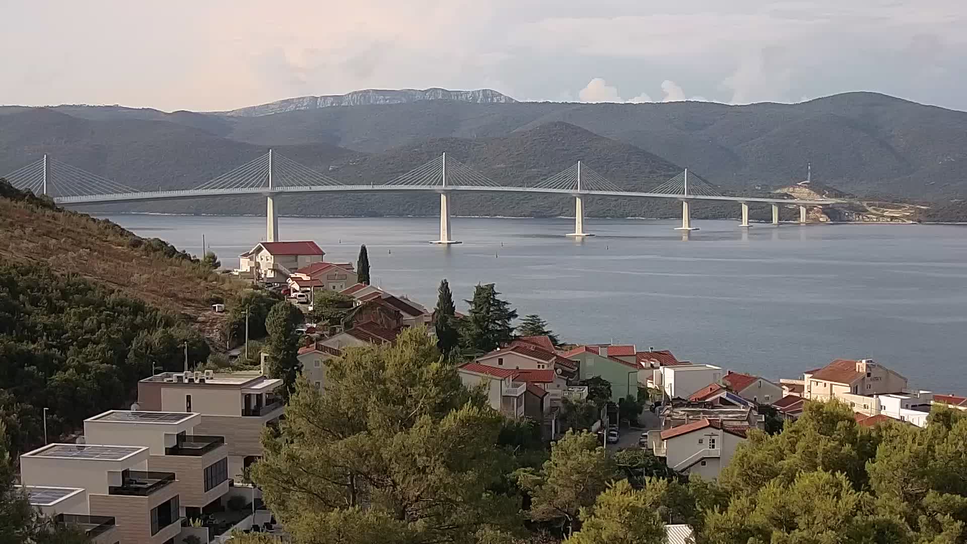 Webcam building Pelješac bridge